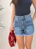 Shorts in denim lavaggio chiaro con fondo sfrangiato – blu