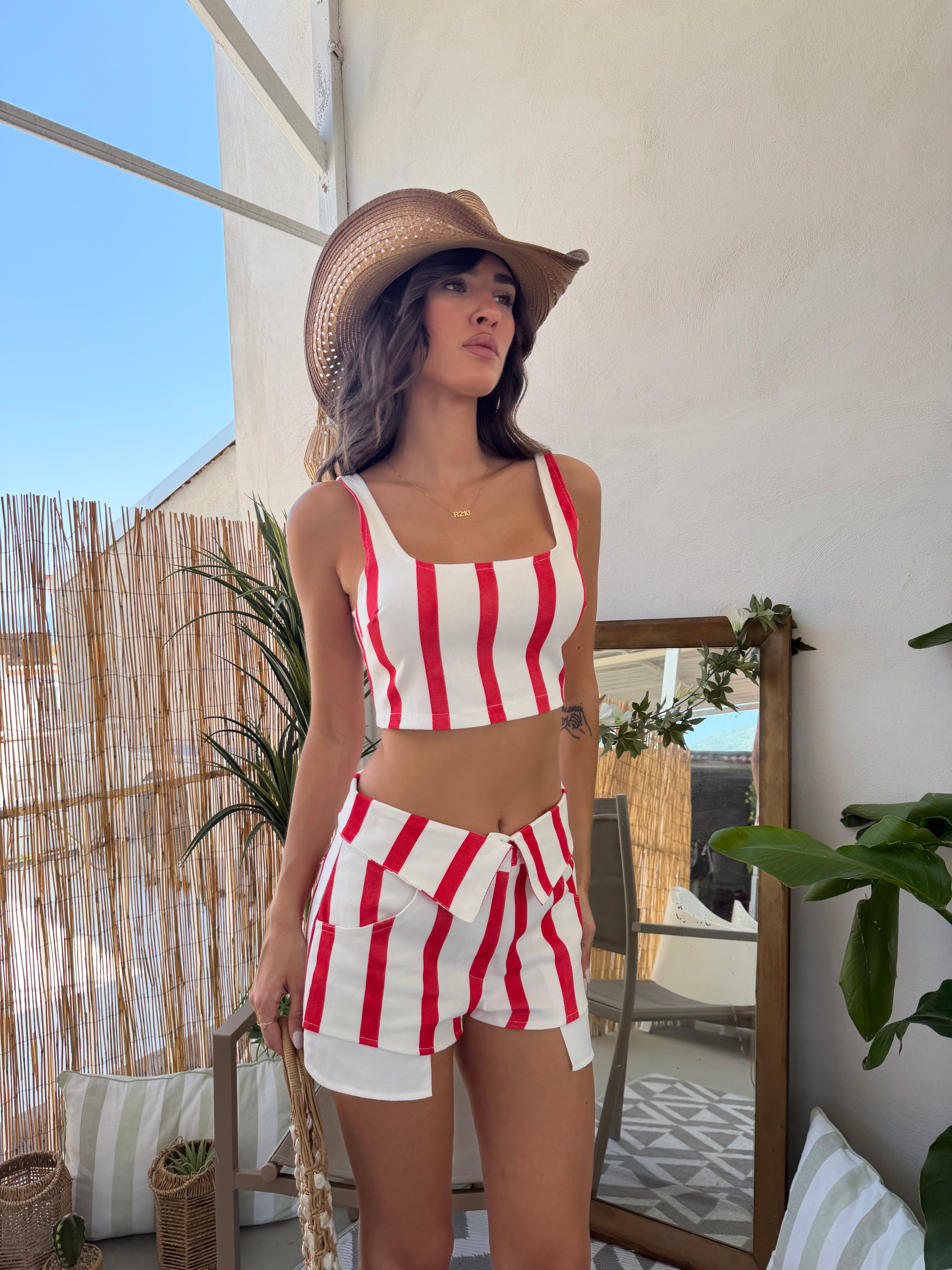 Coordinato top e shorts a righe