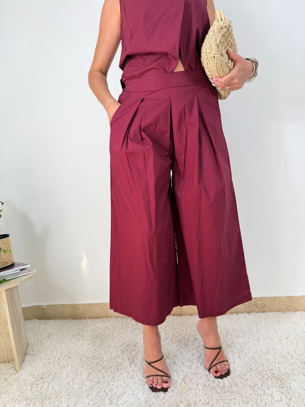 Completo due pezzi con gilet smanicato e pantalone ampio