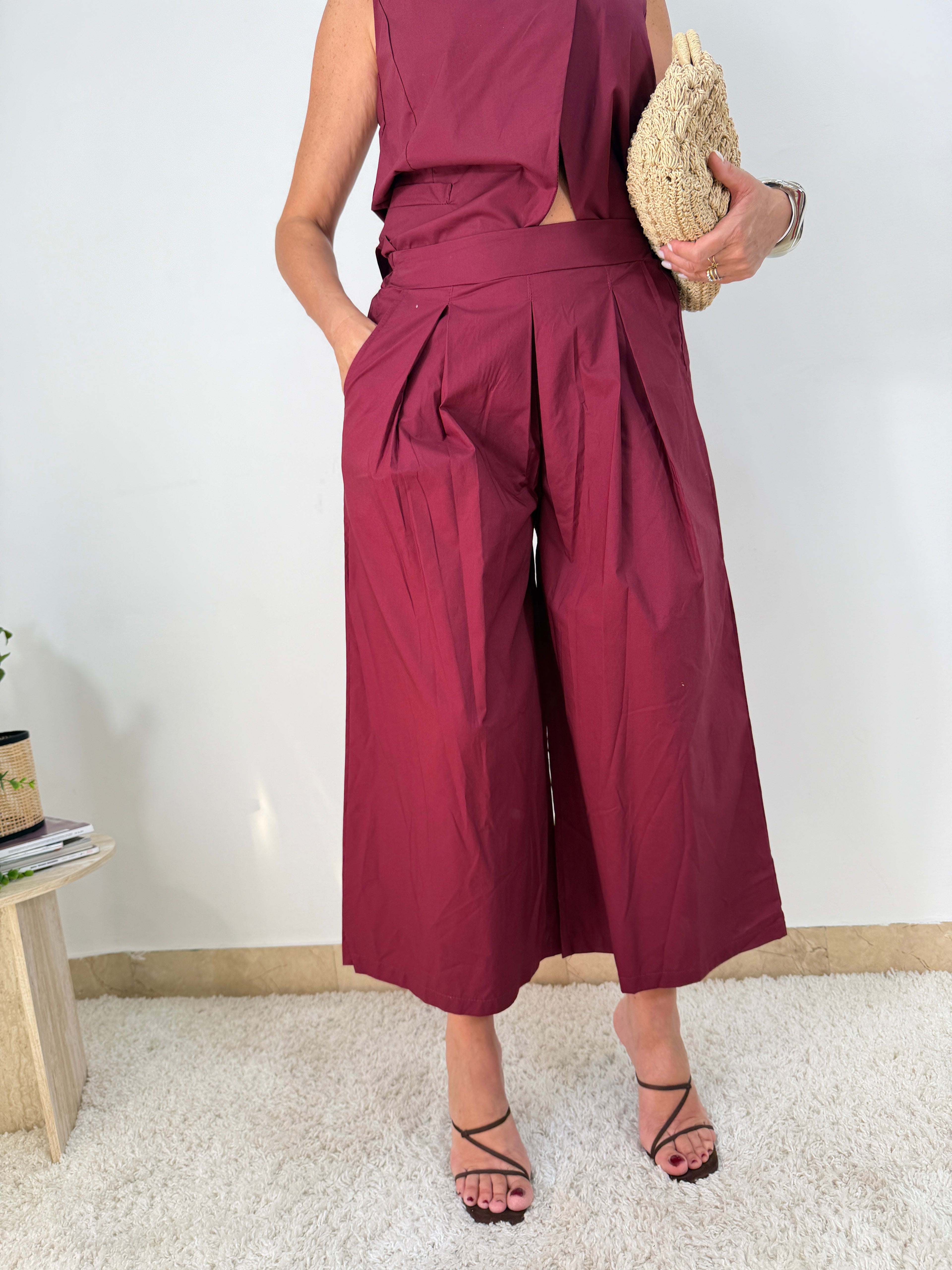Completo due pezzi con gilet smanicato e pantalone ampio