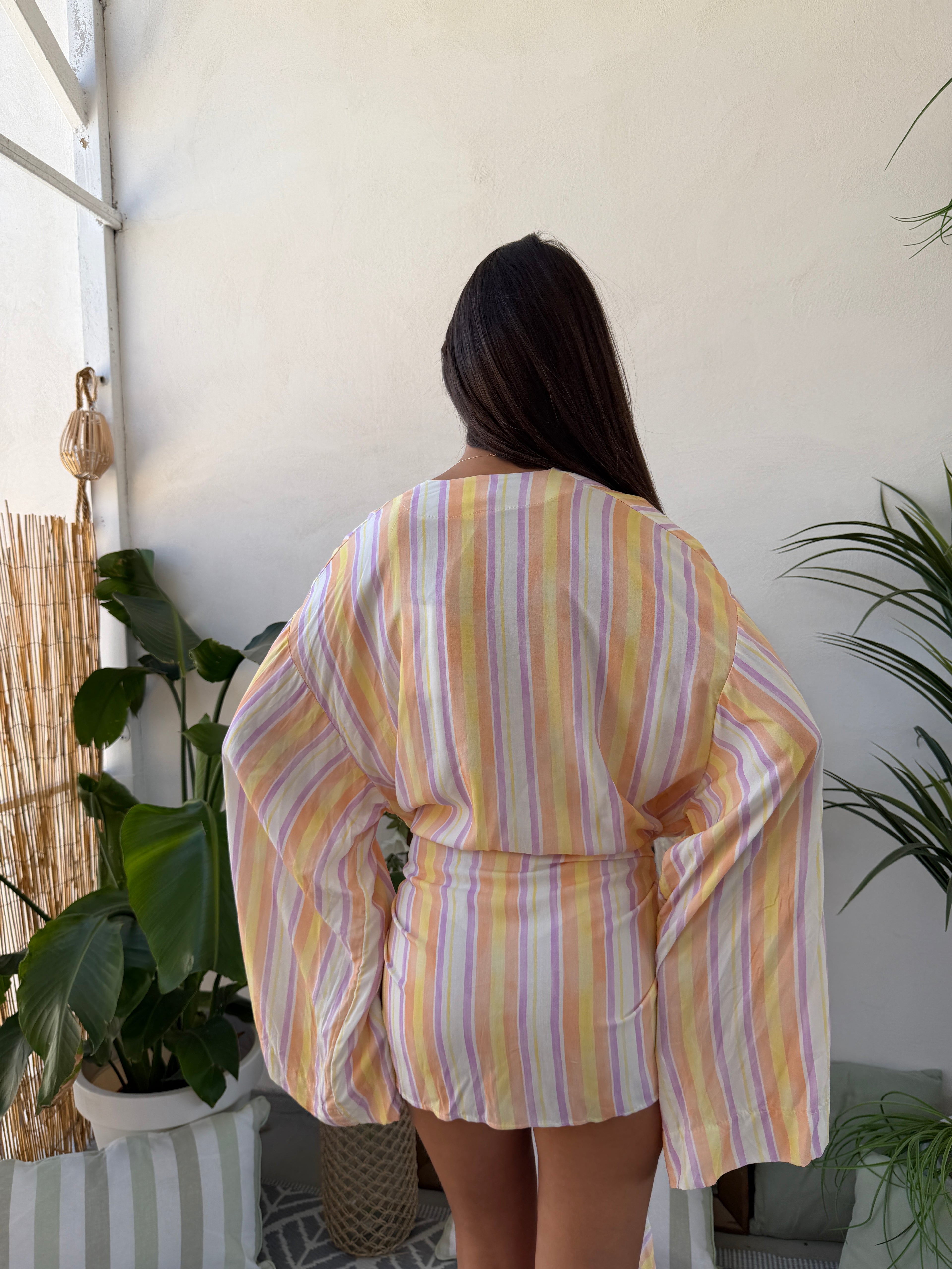 Mini dress  fantasia con maniche maxi e cintura