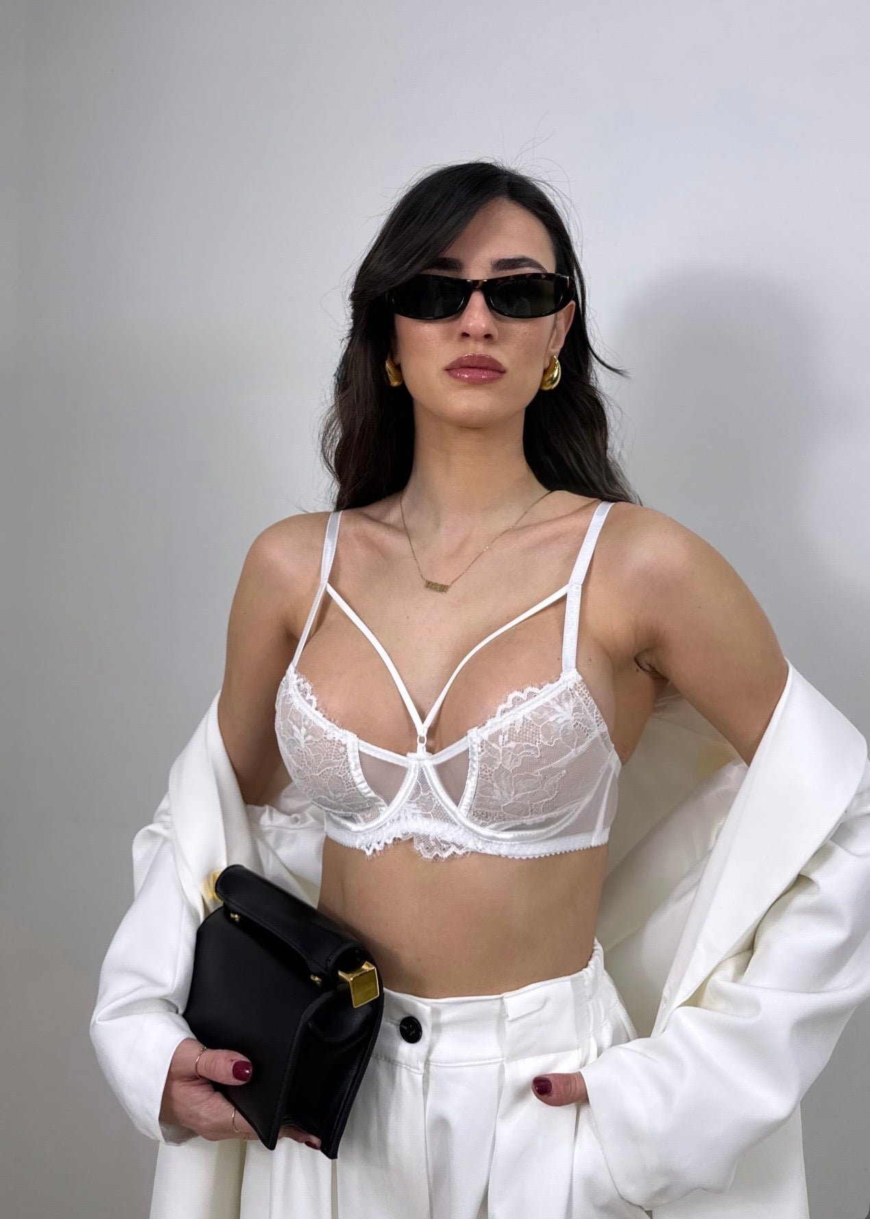 Bralette in Pizzo con Strap Design