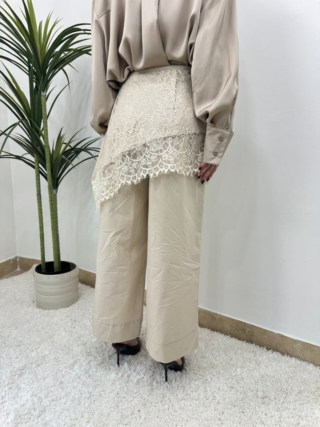 Pantalone con fusciacca in pizzo