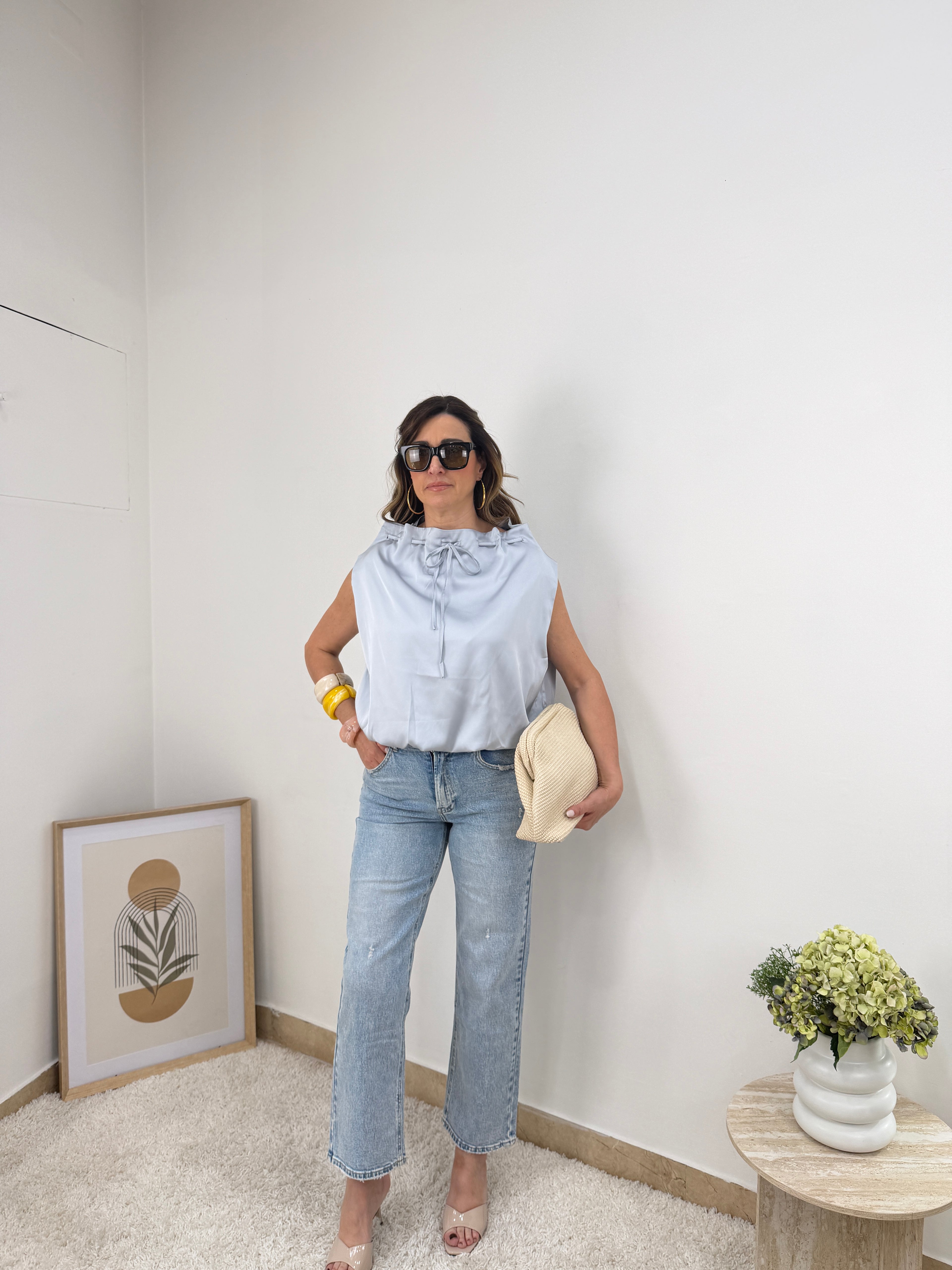 Blusa satin effetto morbido con fiocco al collo