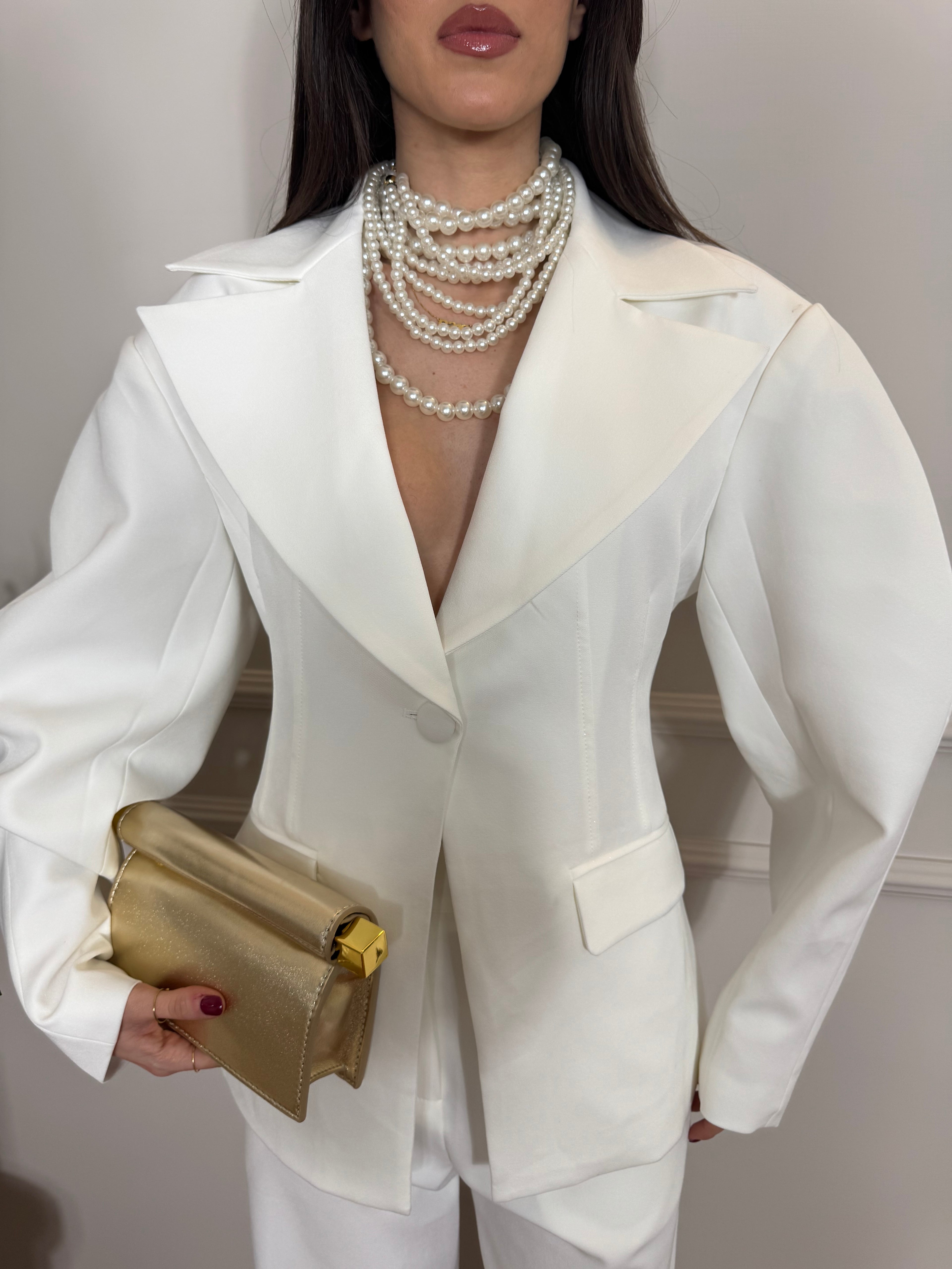 Tailleur “Luce” Bianco – Eleganza Sartoriale Contemporanea