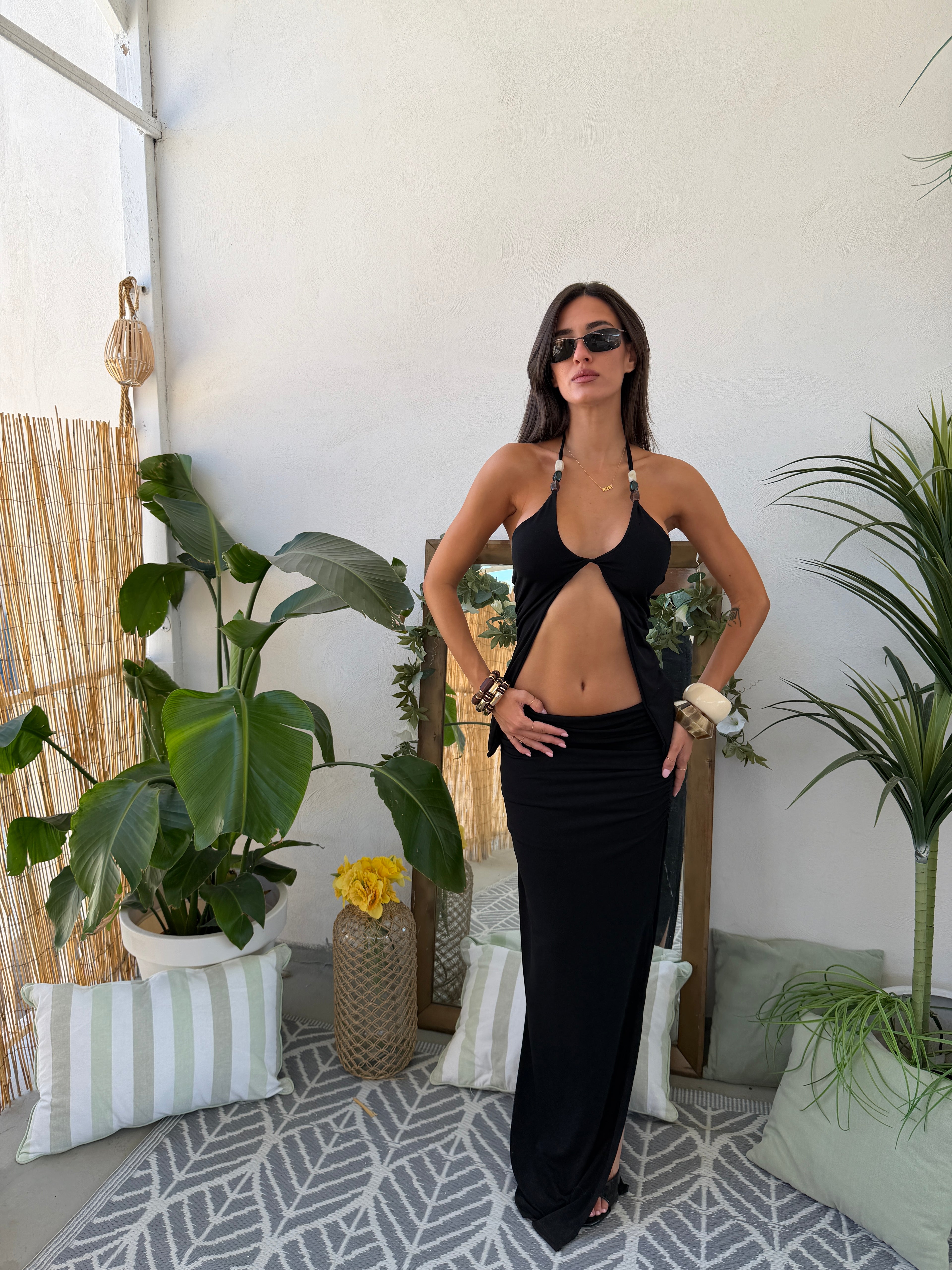 Coordinato con top cut-out e gonna lunga