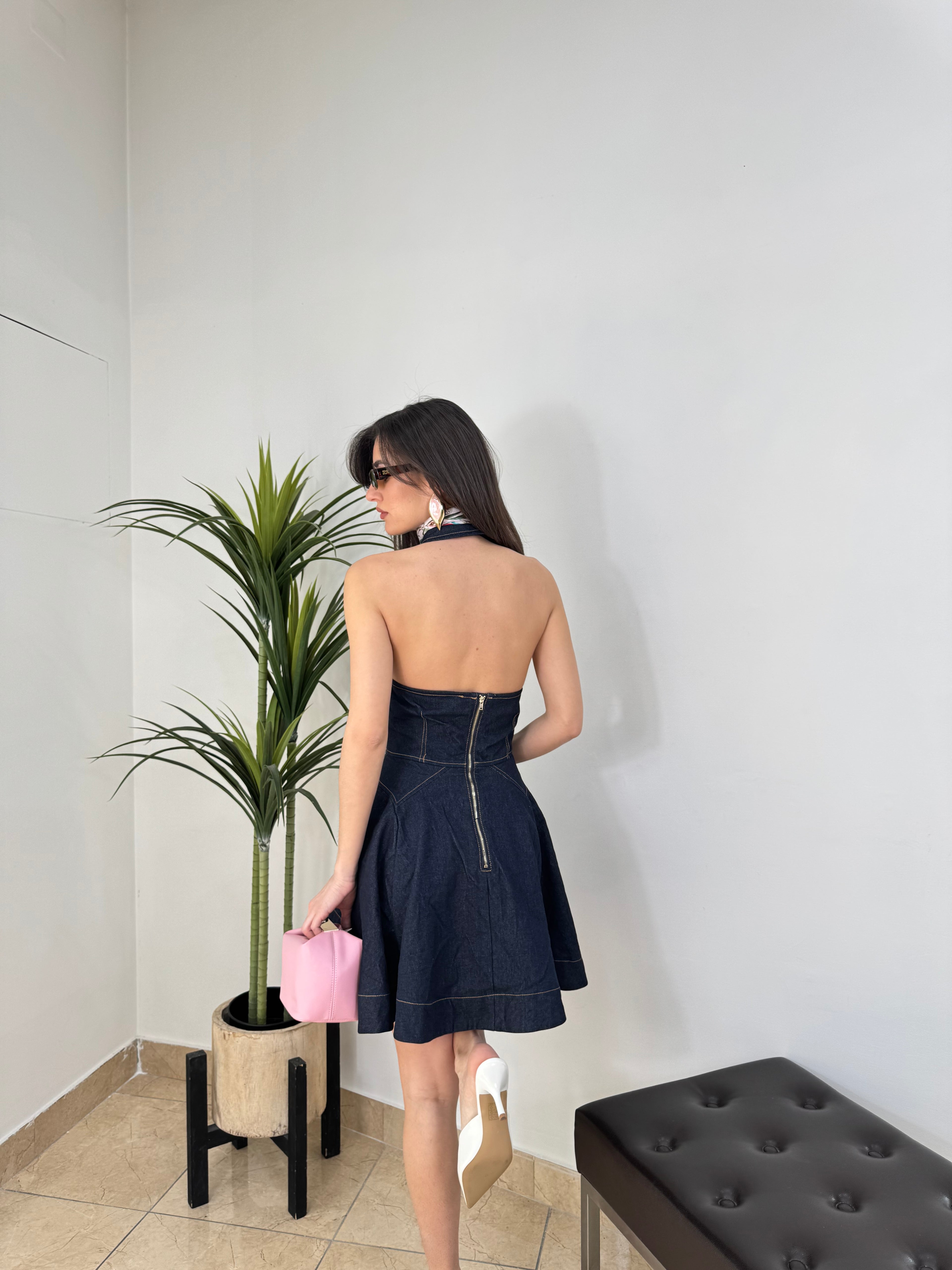 Abito in denim senza maniche con gonna svasata