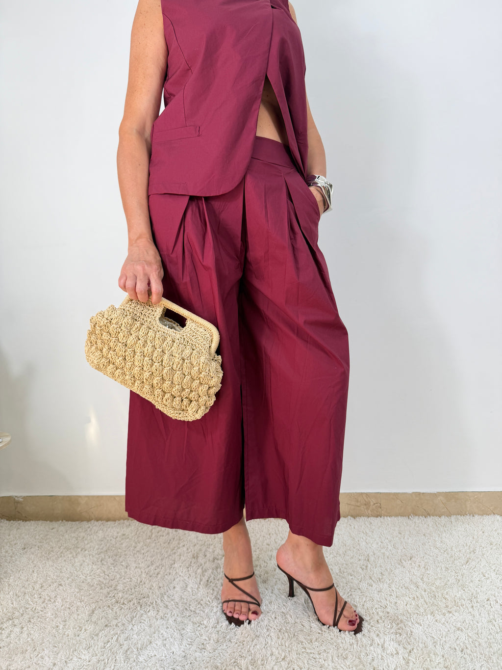 Completo due pezzi con gilet smanicato e pantalone ampio