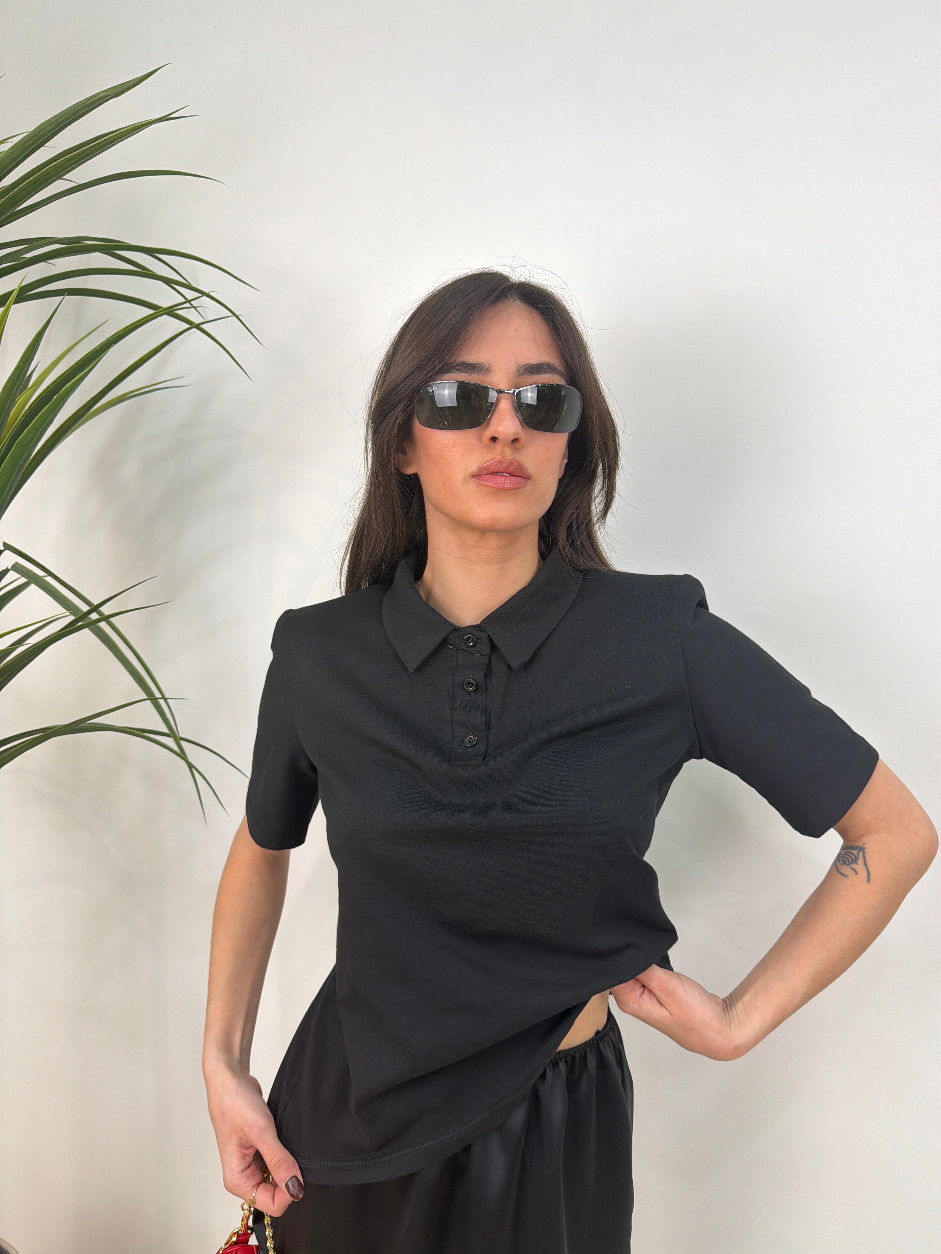 Polo basic mezza maniche con bottoni con spalline strutture