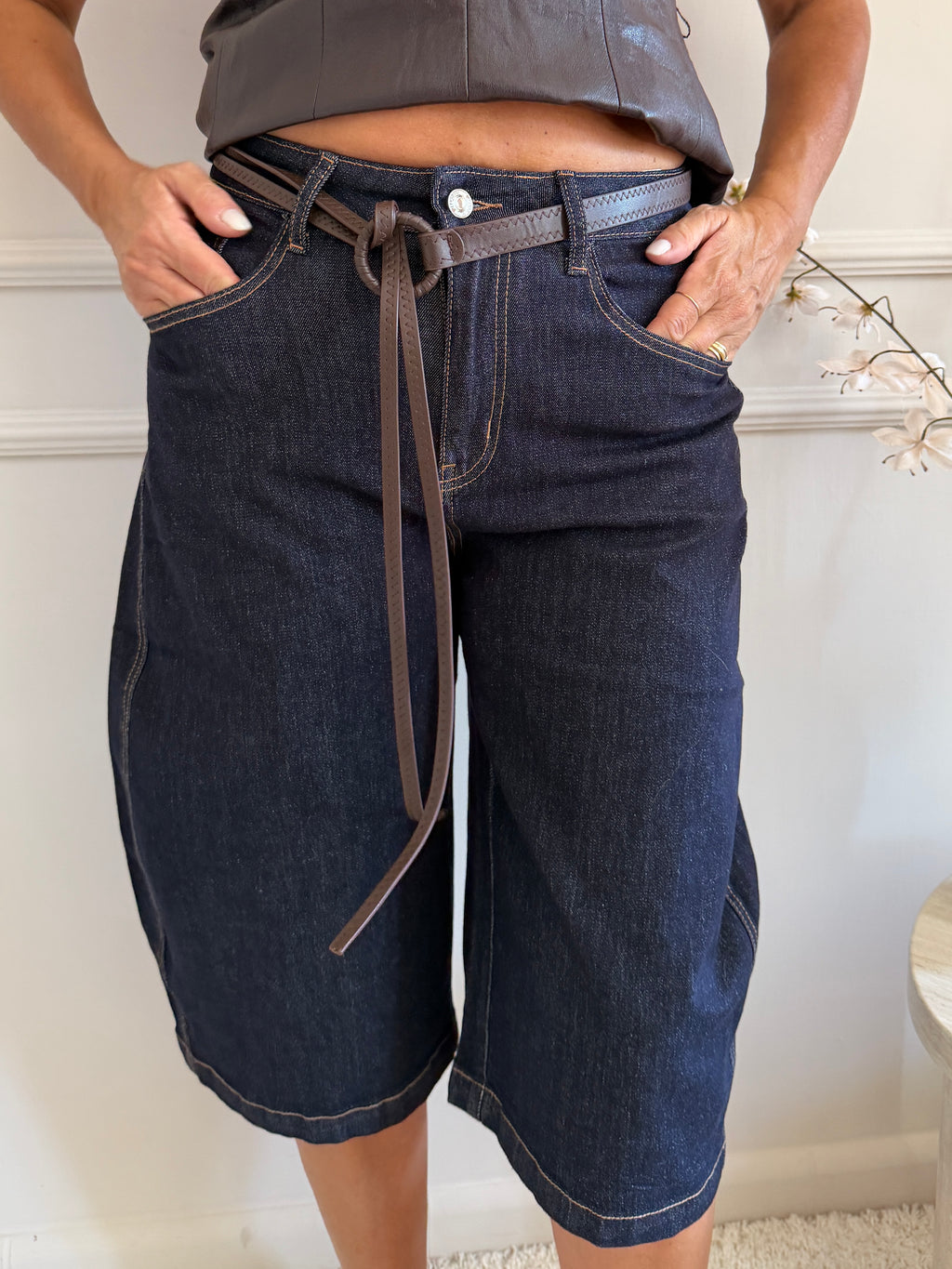 Bermuda in Denim con Cintura in Vita