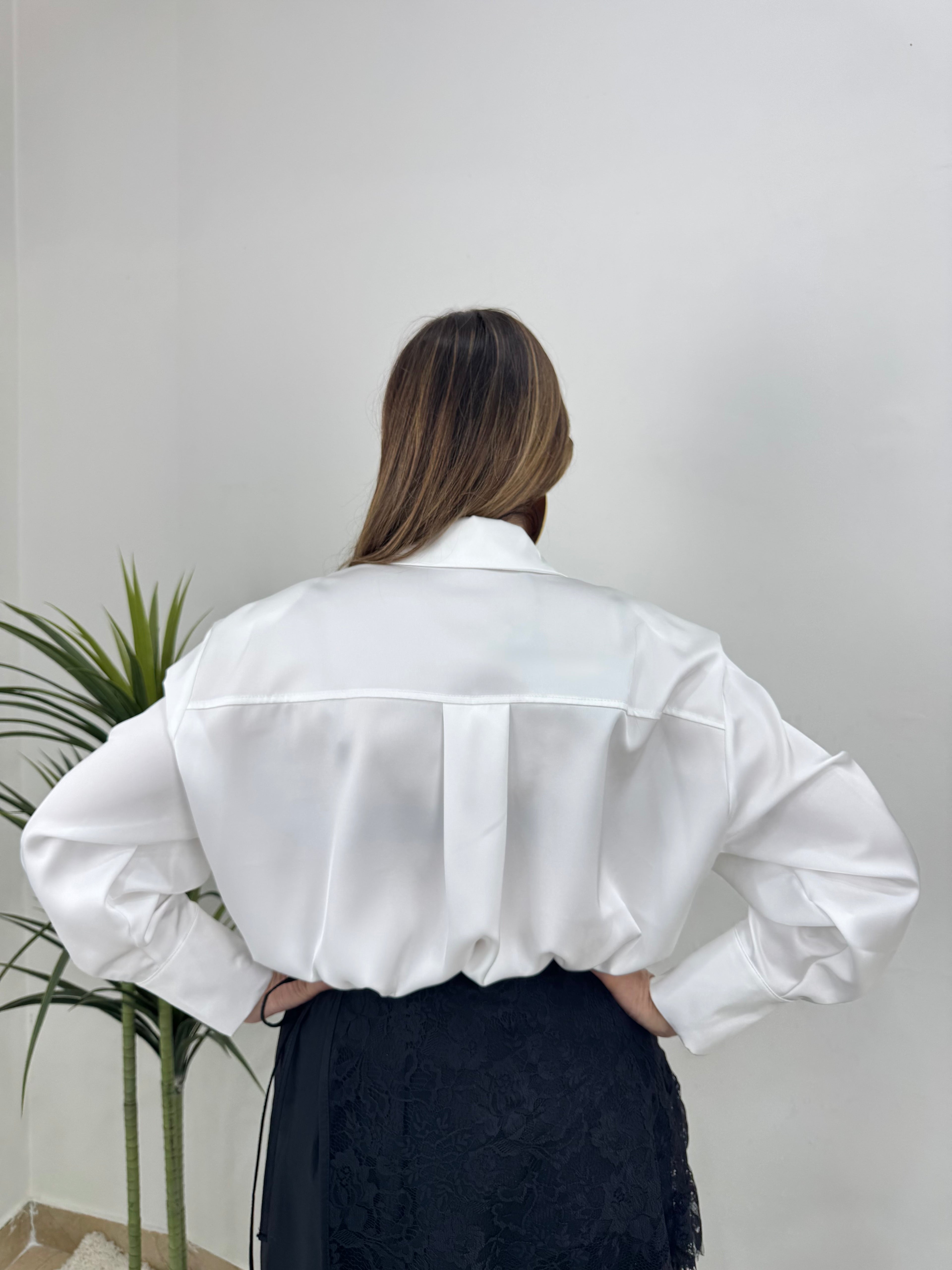 Camicia in raso oversize con spalline