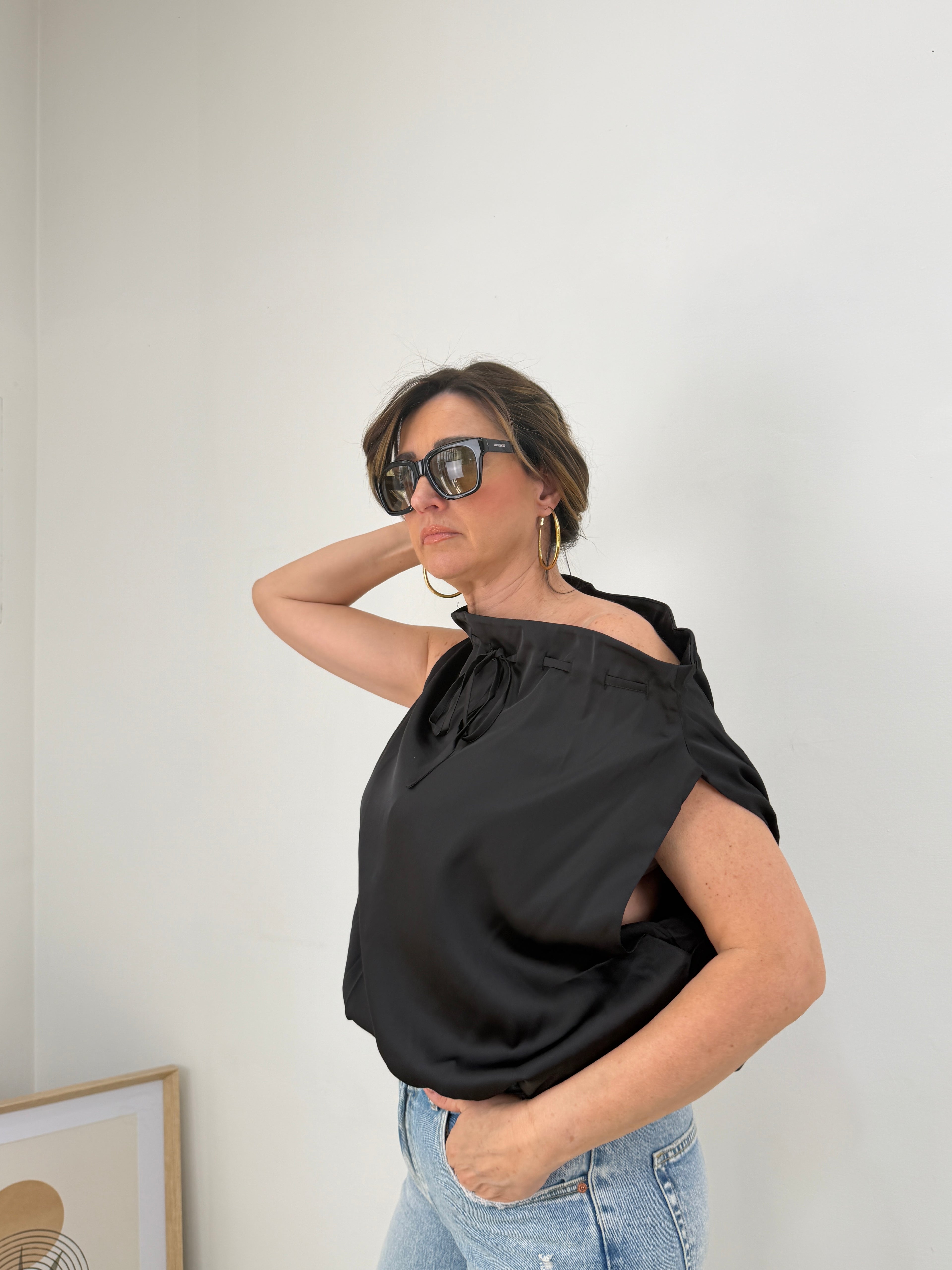 Blusa satin effetto morbido con fiocco al collo