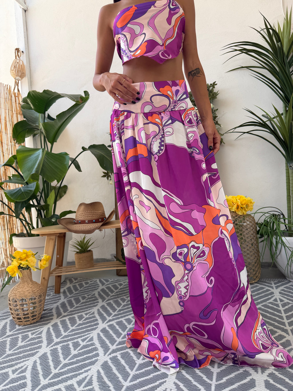 Coordinato fantasia con top foulard e gonna lunga