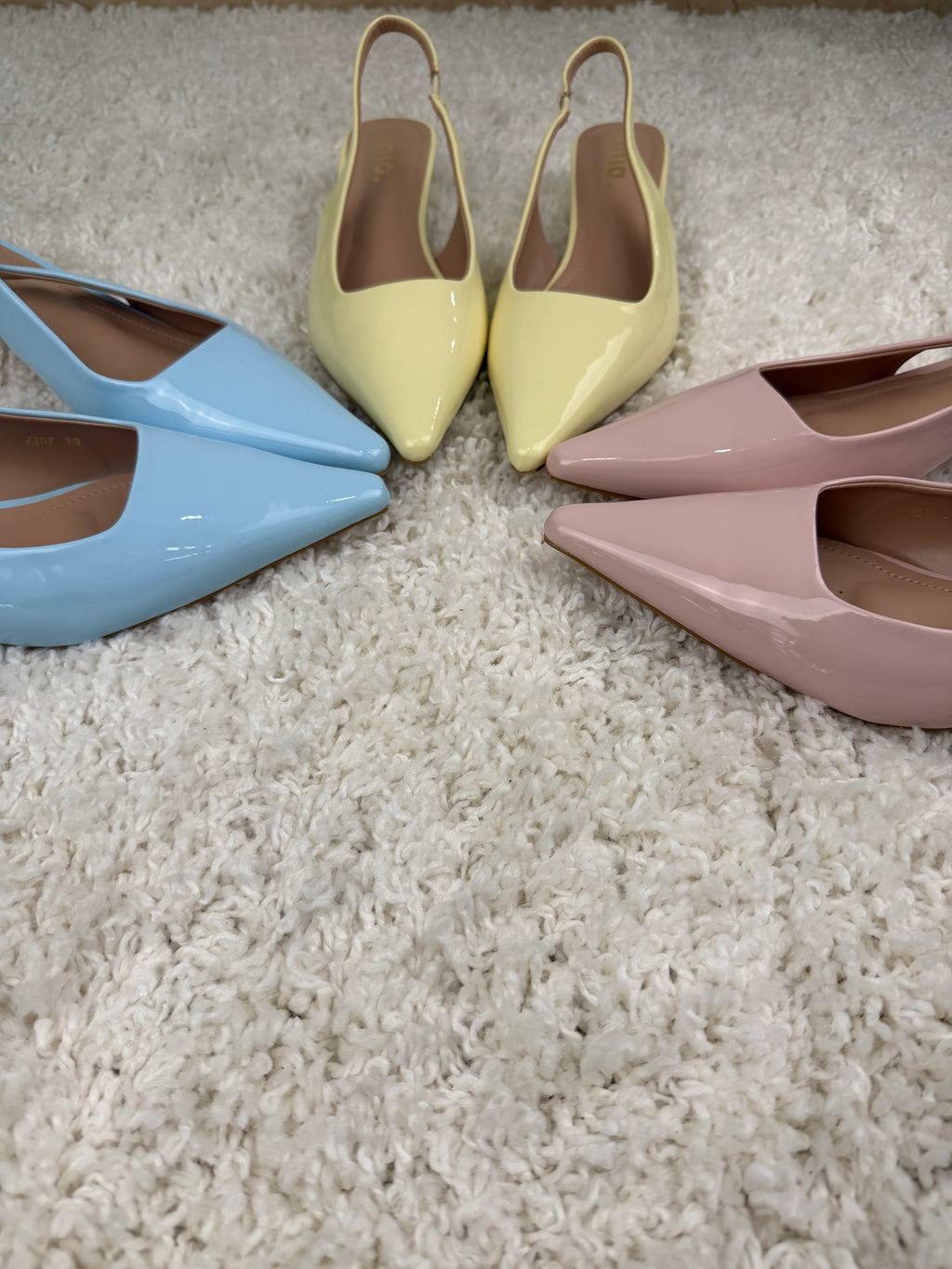 Slingback con tacco basso