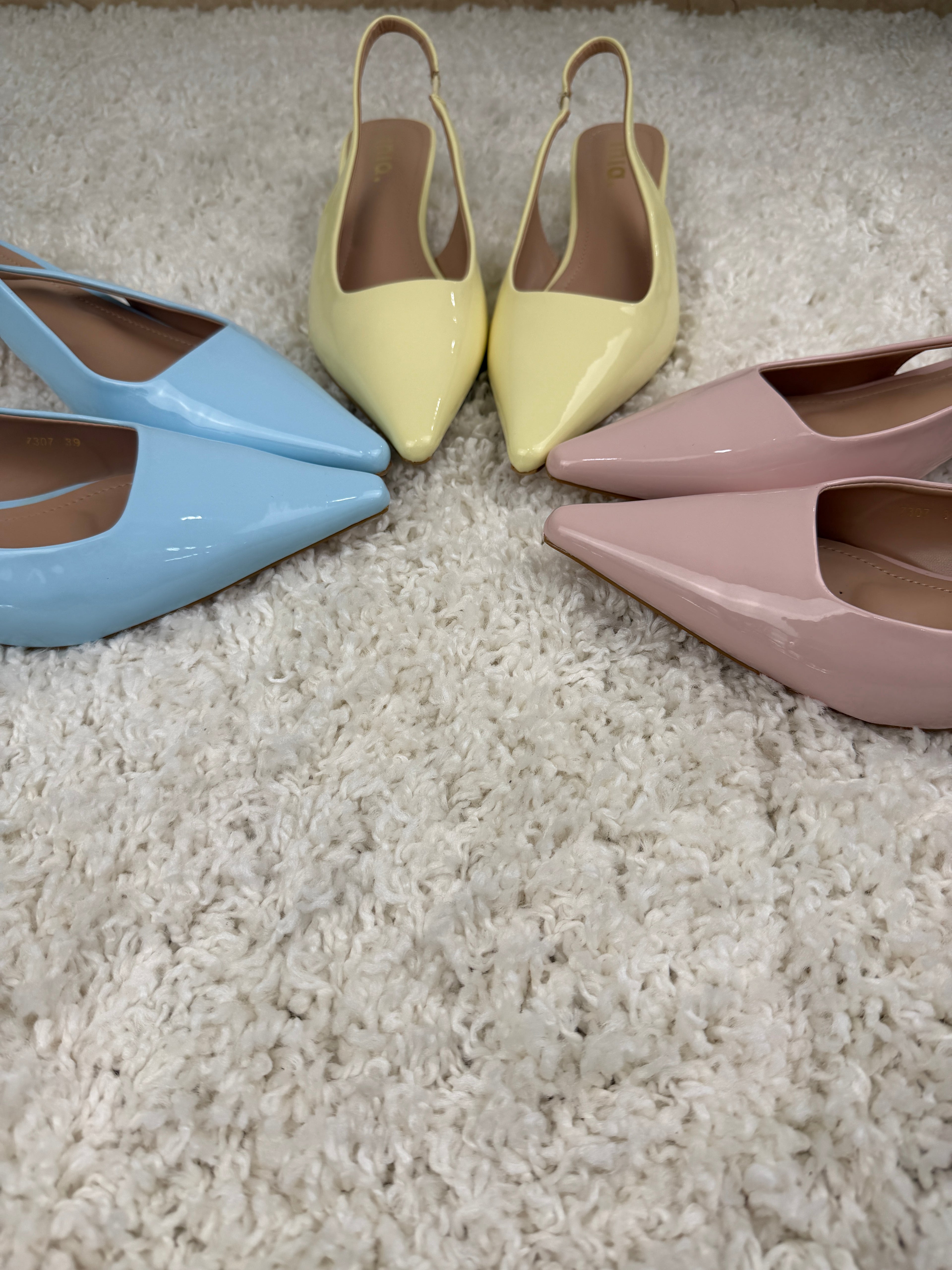 Slingback con tacco basso