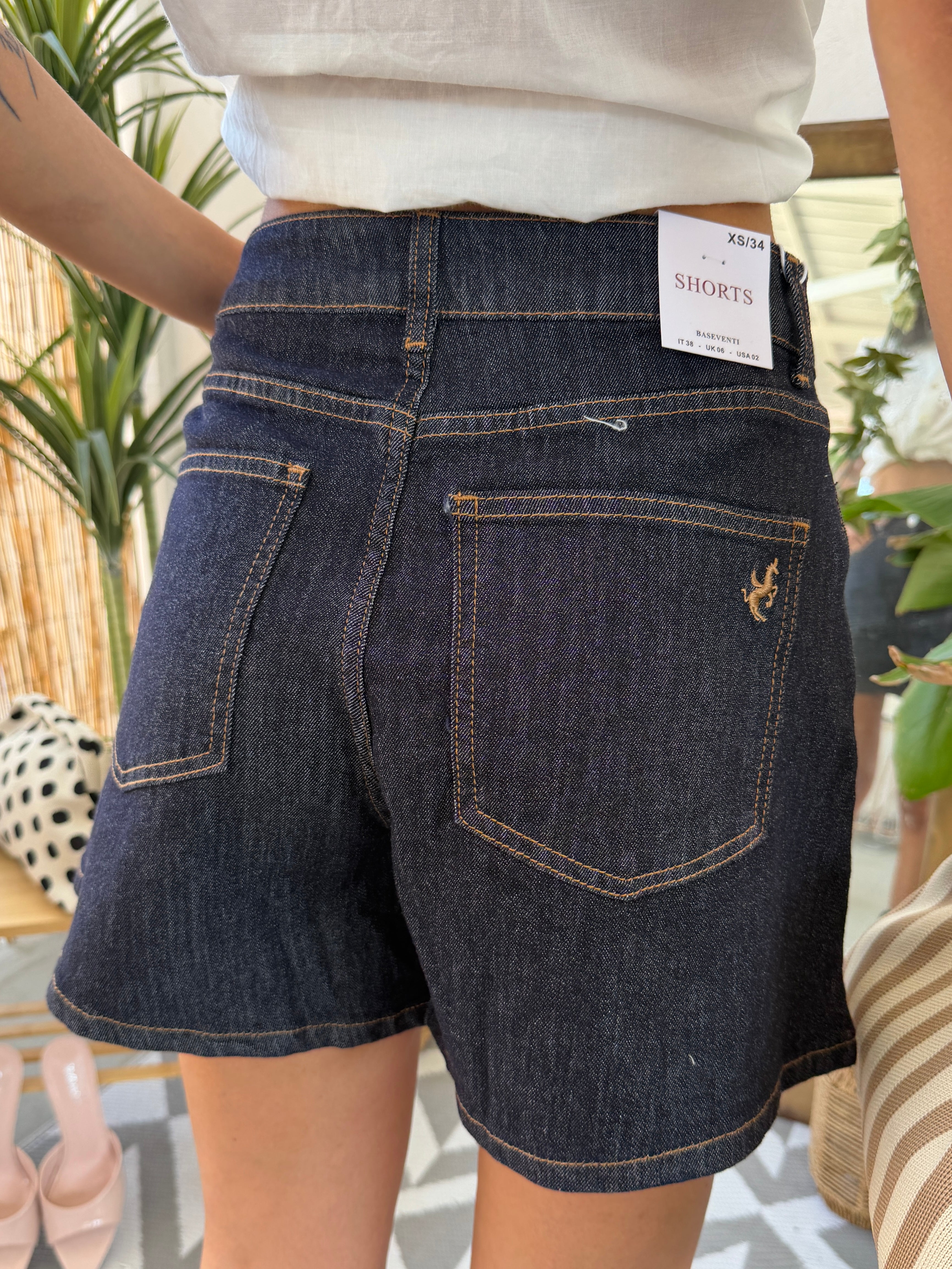 Shorts in denim