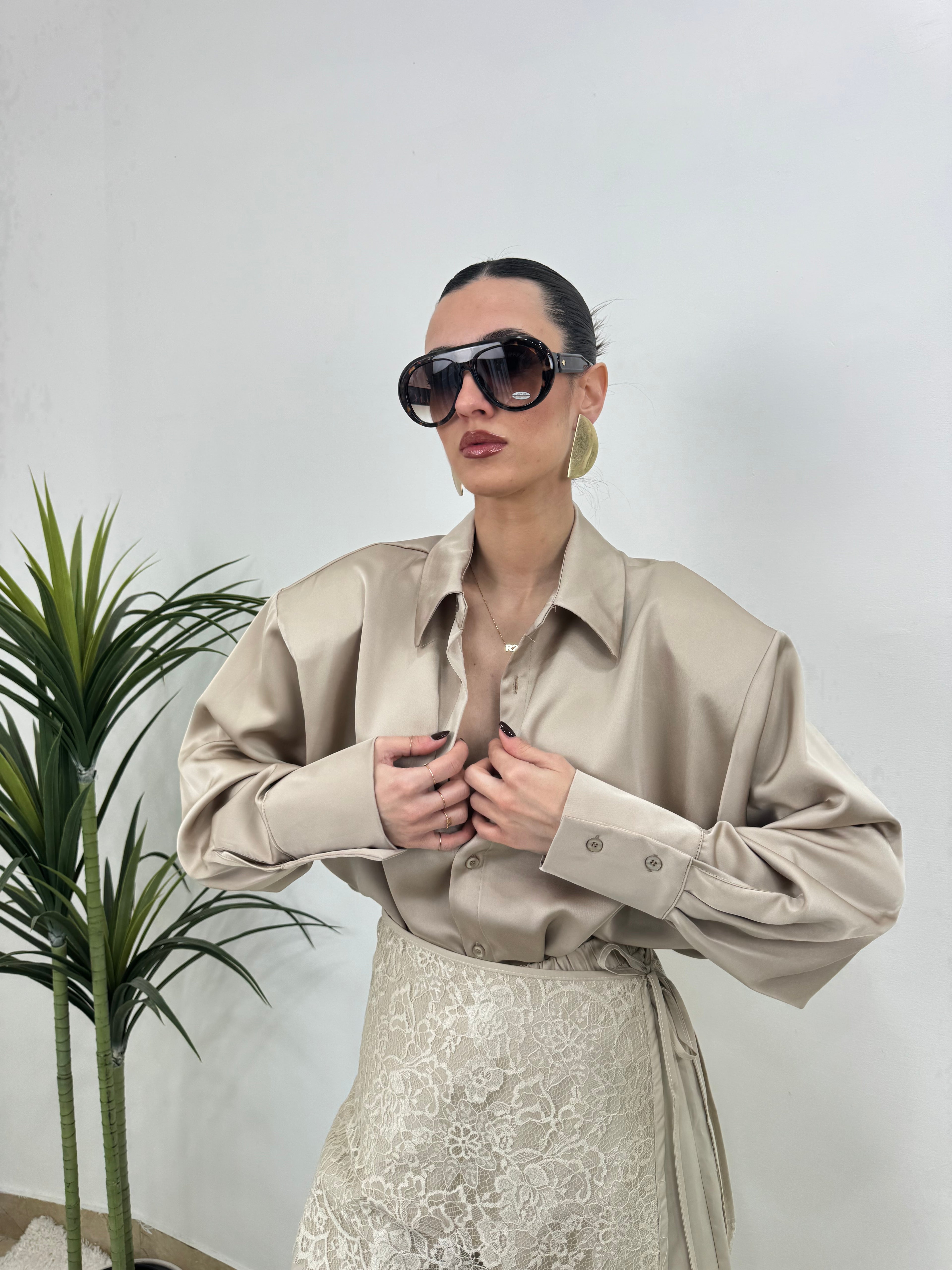 Camicia in raso oversize con spalline