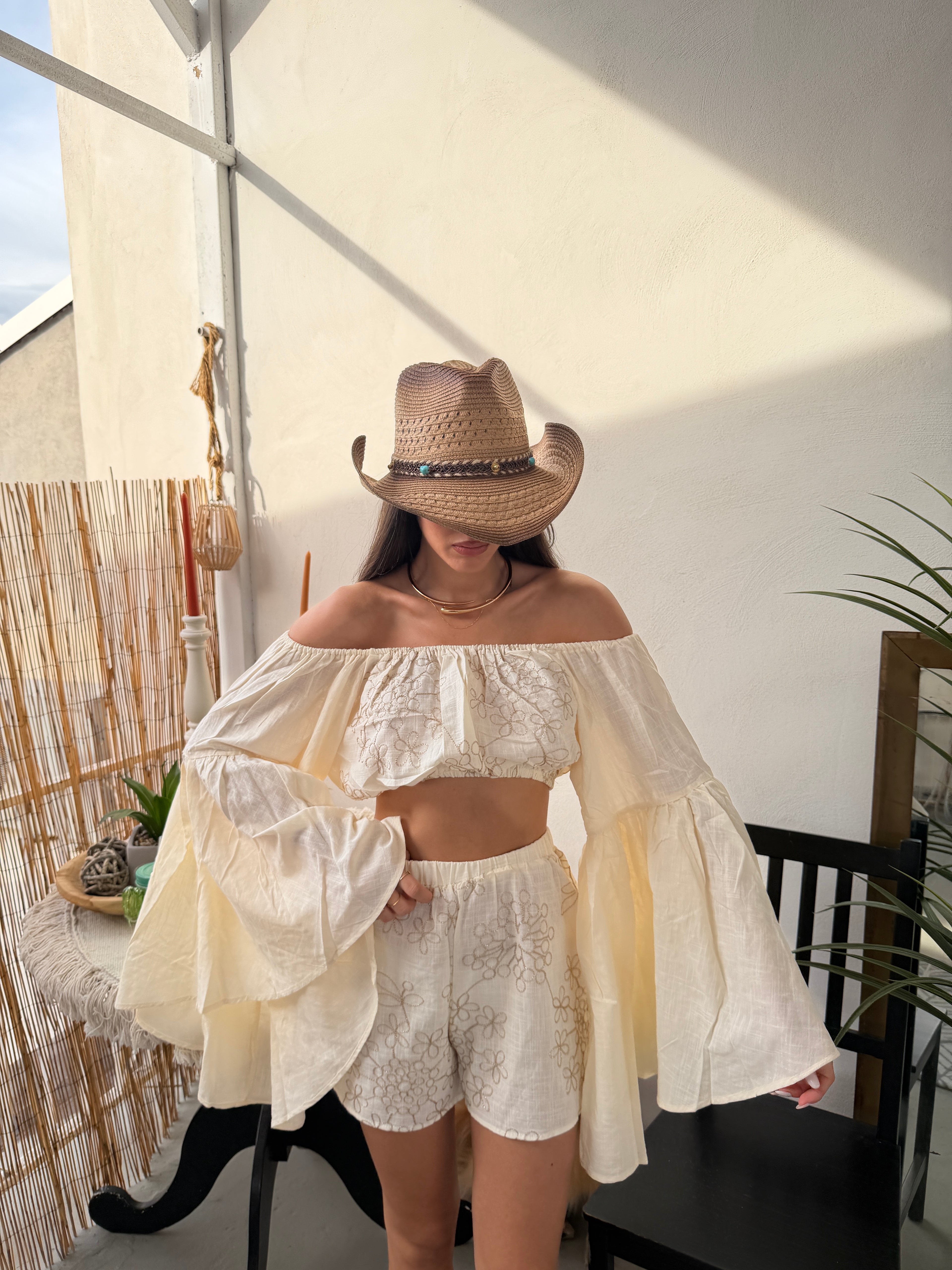 Coordinato  Ricamato  – Top e Shorts