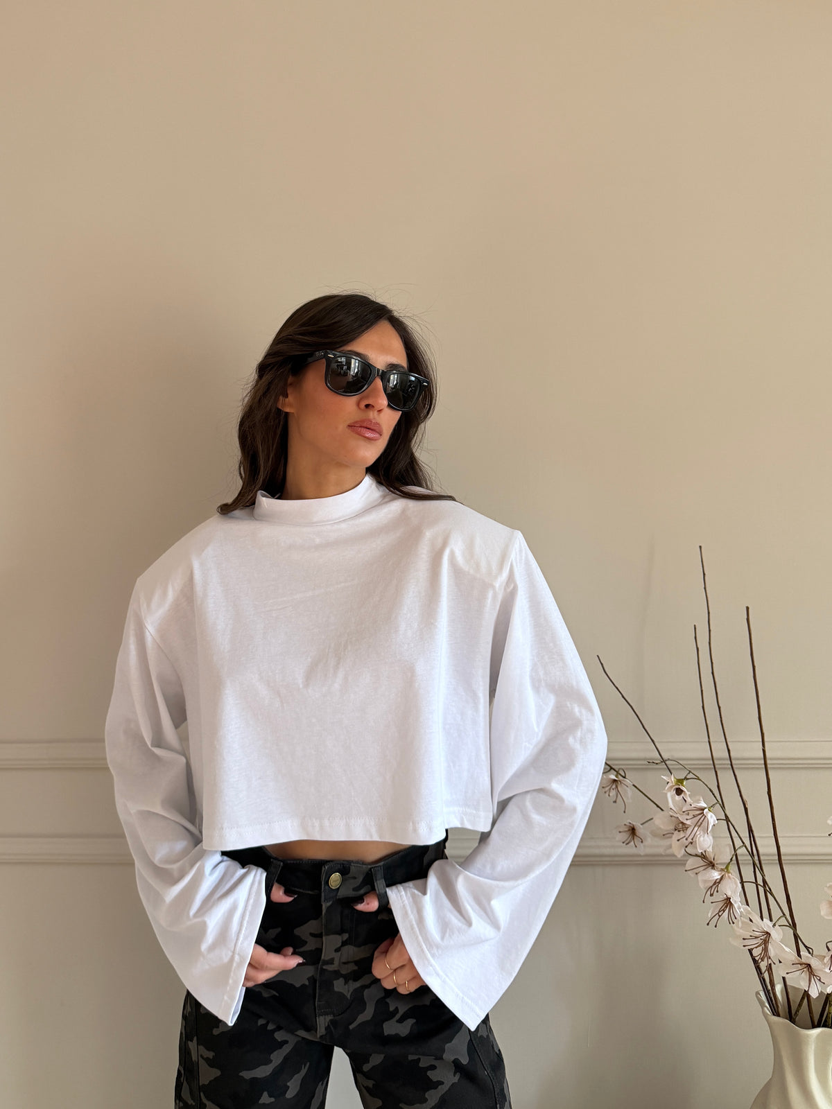 Longsleeve Crop mezzo collo  con Maniche Svasate