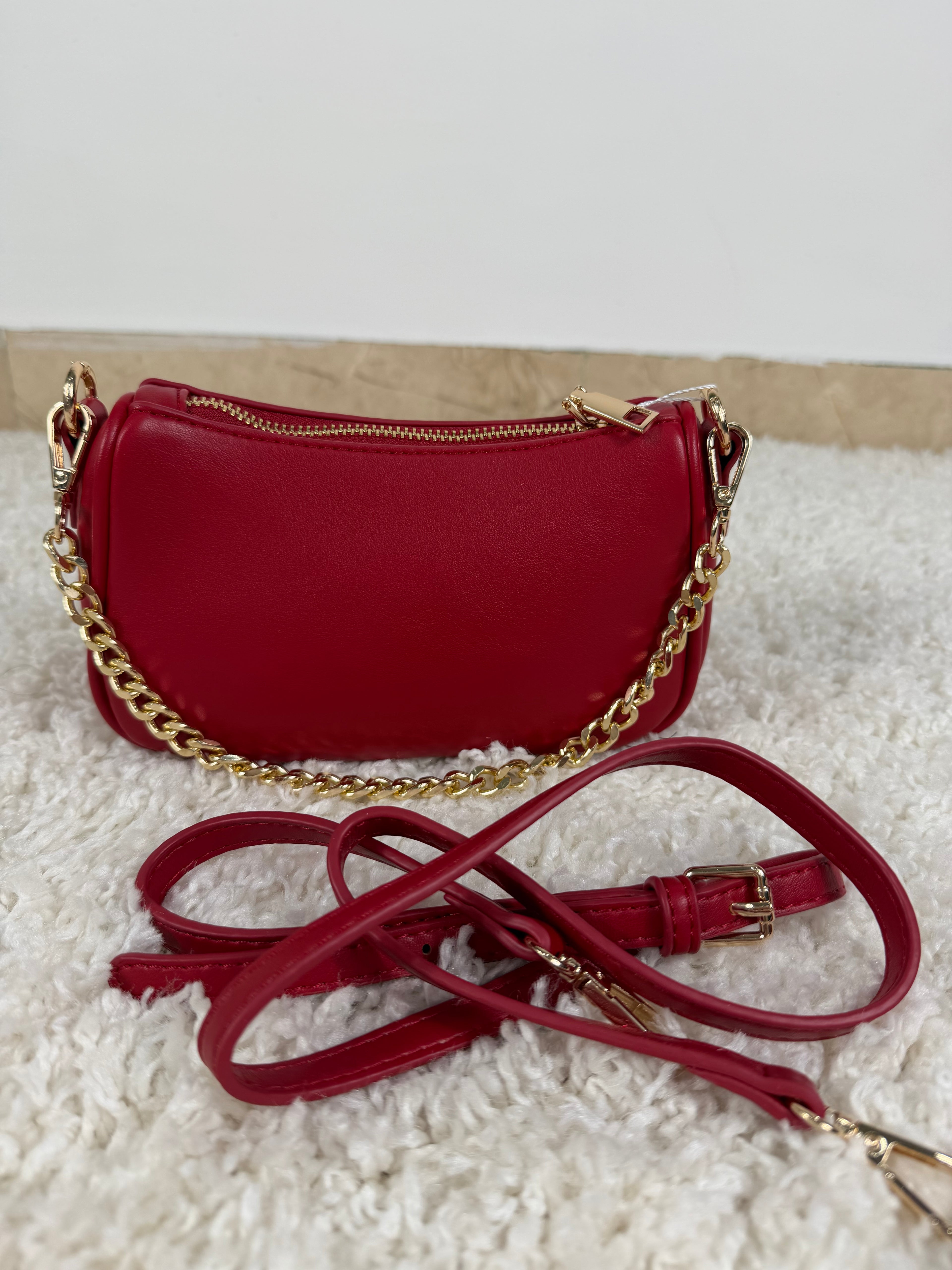 Borsa mini  con catena dorata e tracolla