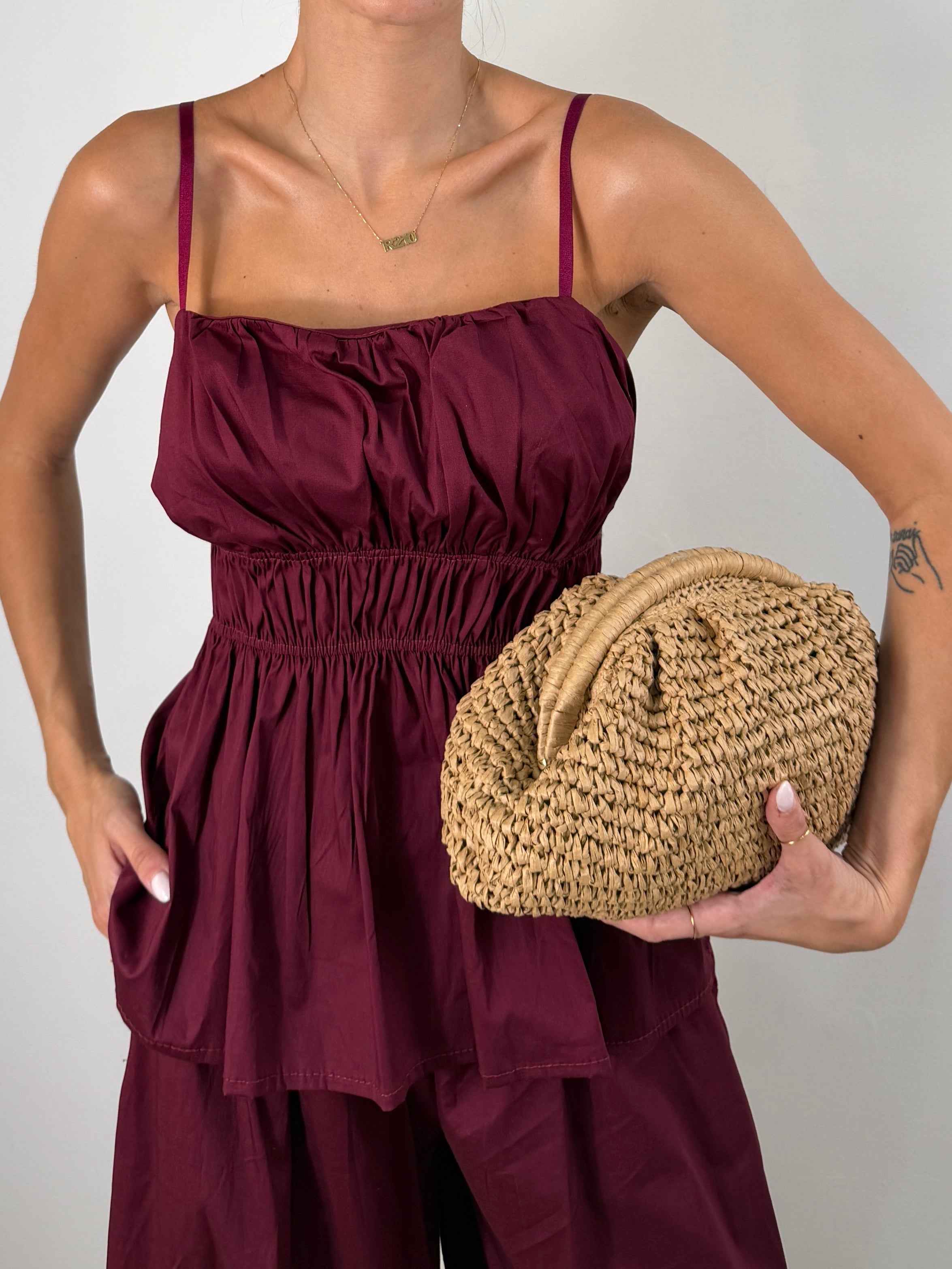 Completo con top arricciato e pantalone balloon