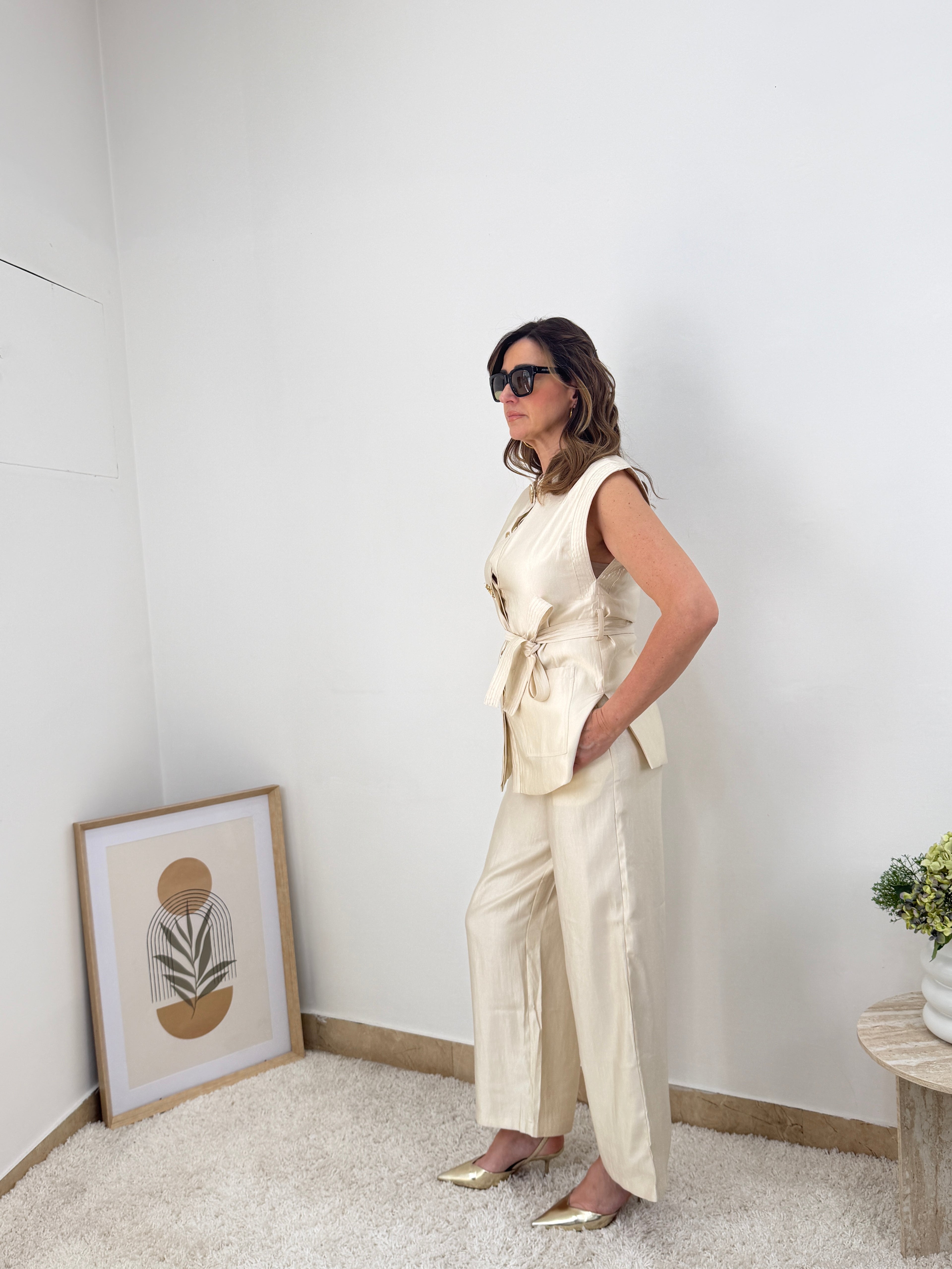 Coordinato con gilet smanicato e pantalone palazzo