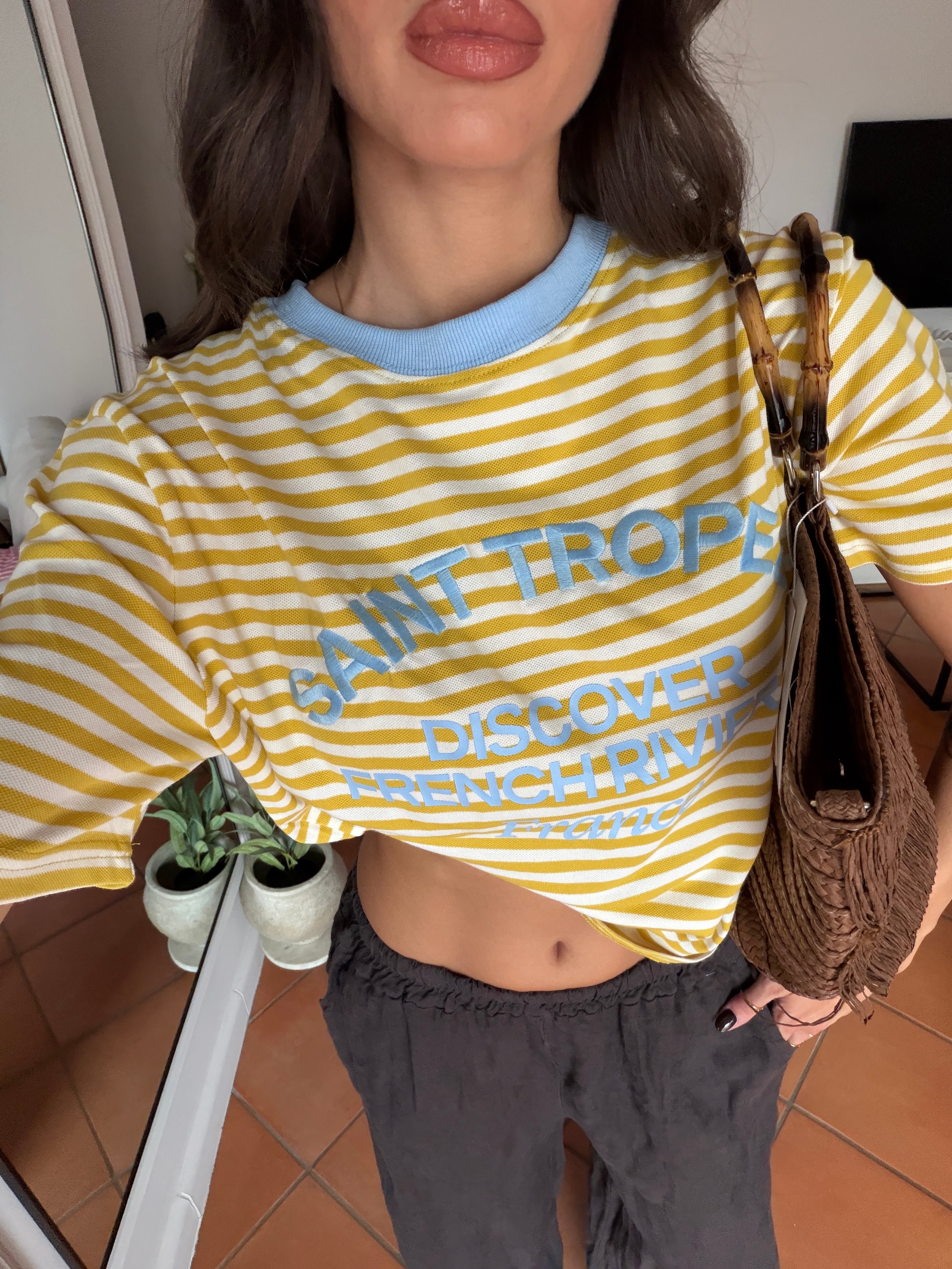 T-shirt crop a righe con ricamo frontale Saint tropez