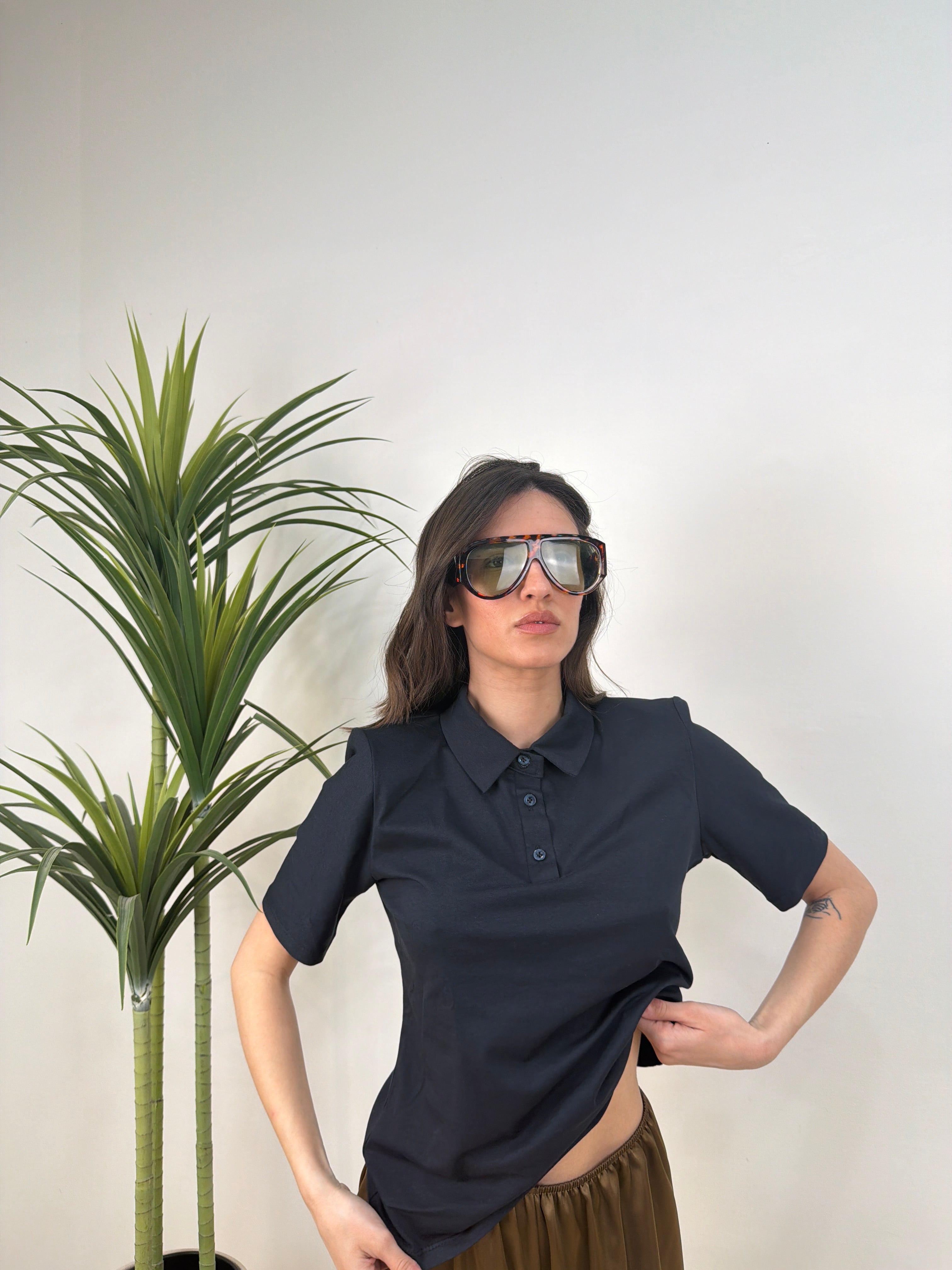Polo basic mezza maniche con bottoni con spalline strutture