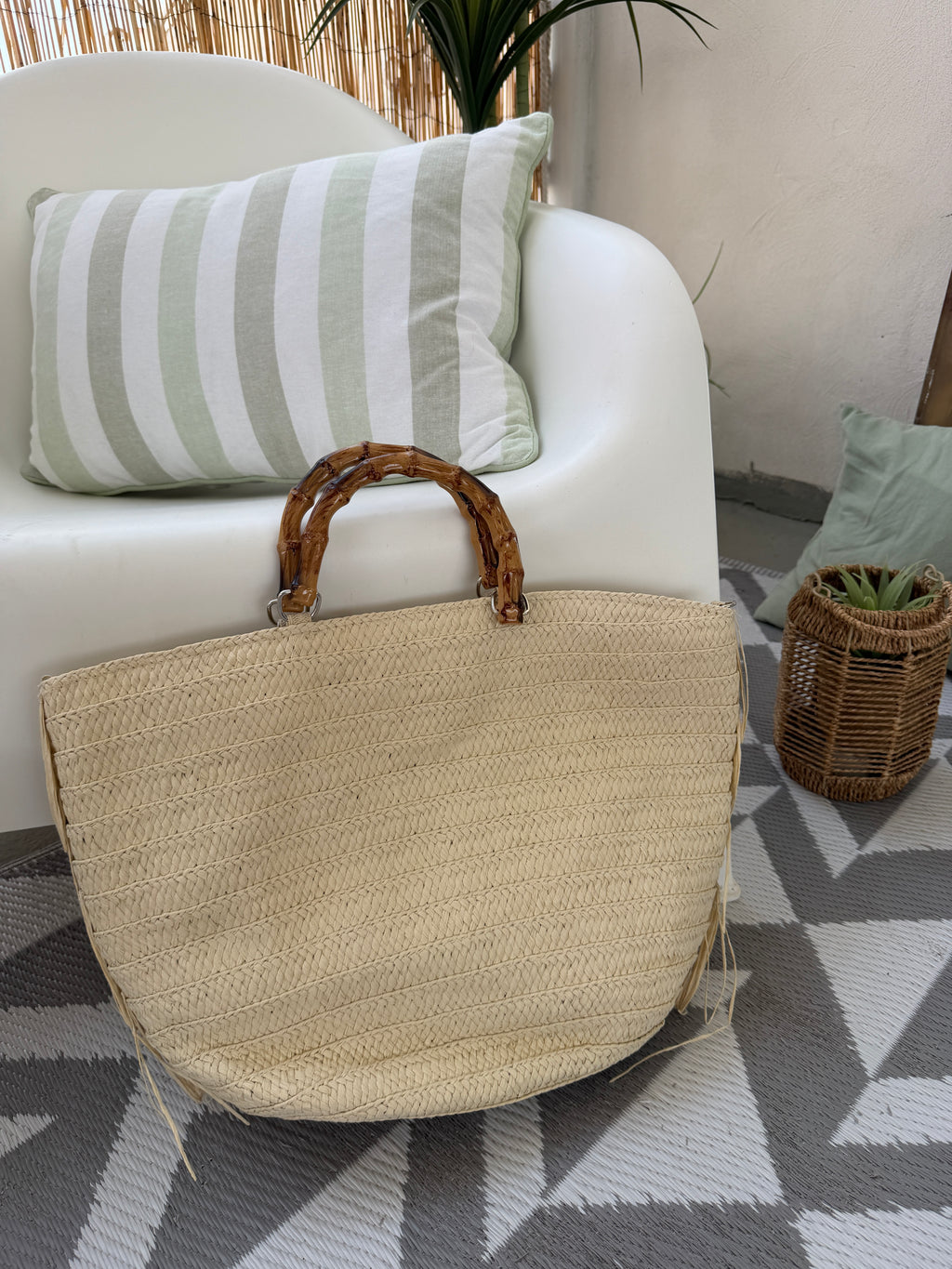 Borsa mare in rafia con manici effetto bambù