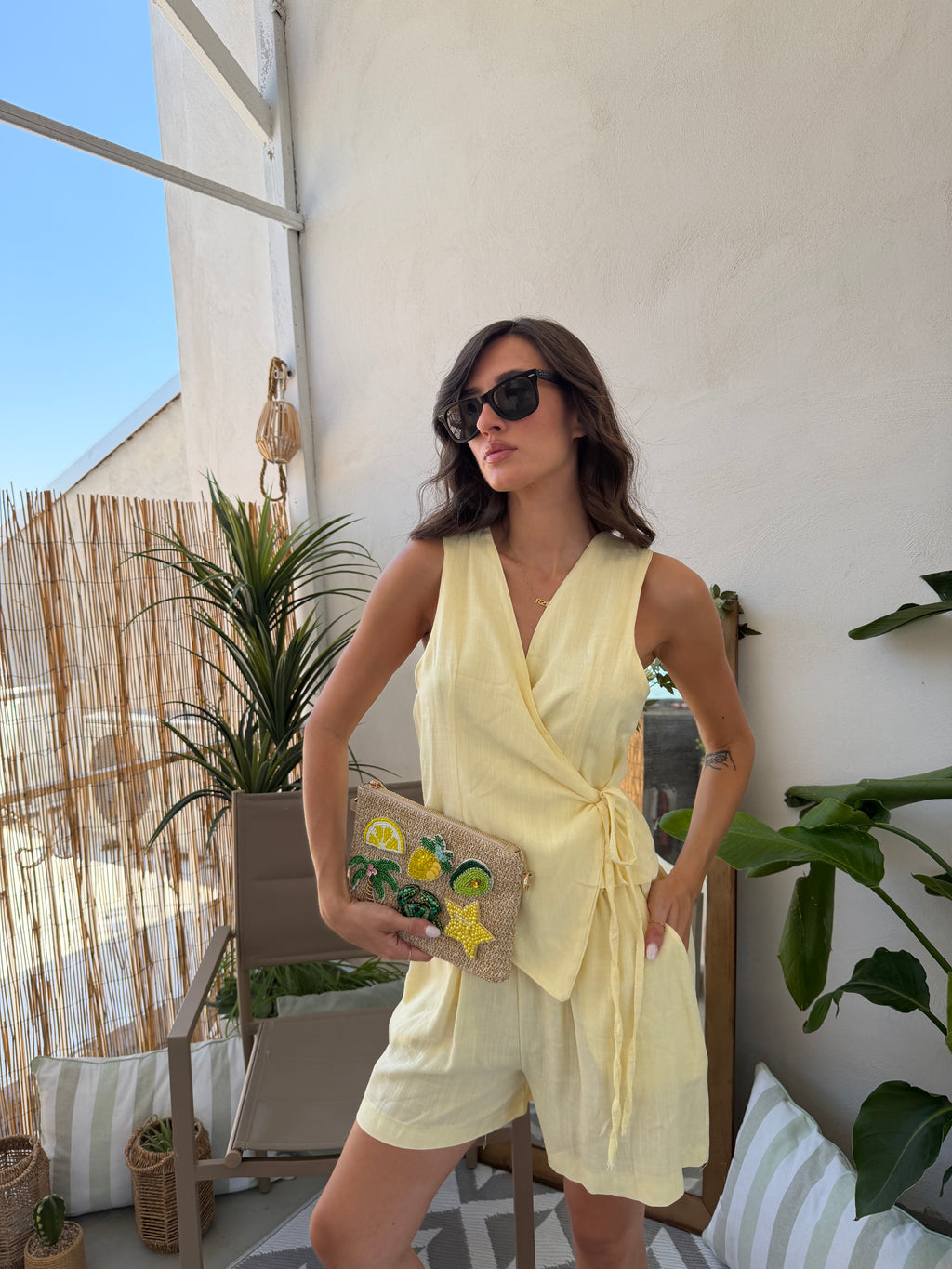 Completo gilet incrociato e bermuda