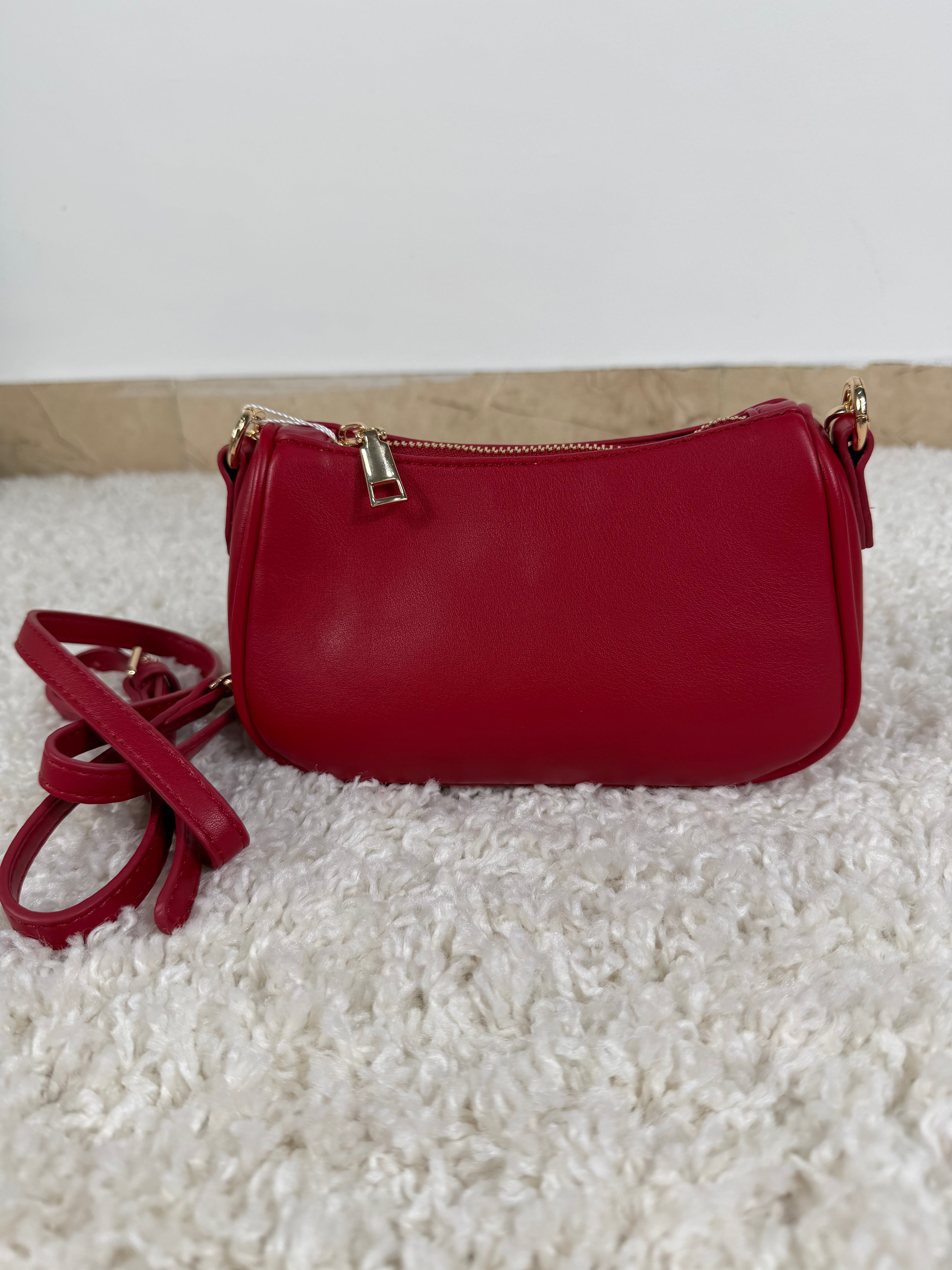 Borsa mini  con catena dorata e tracolla