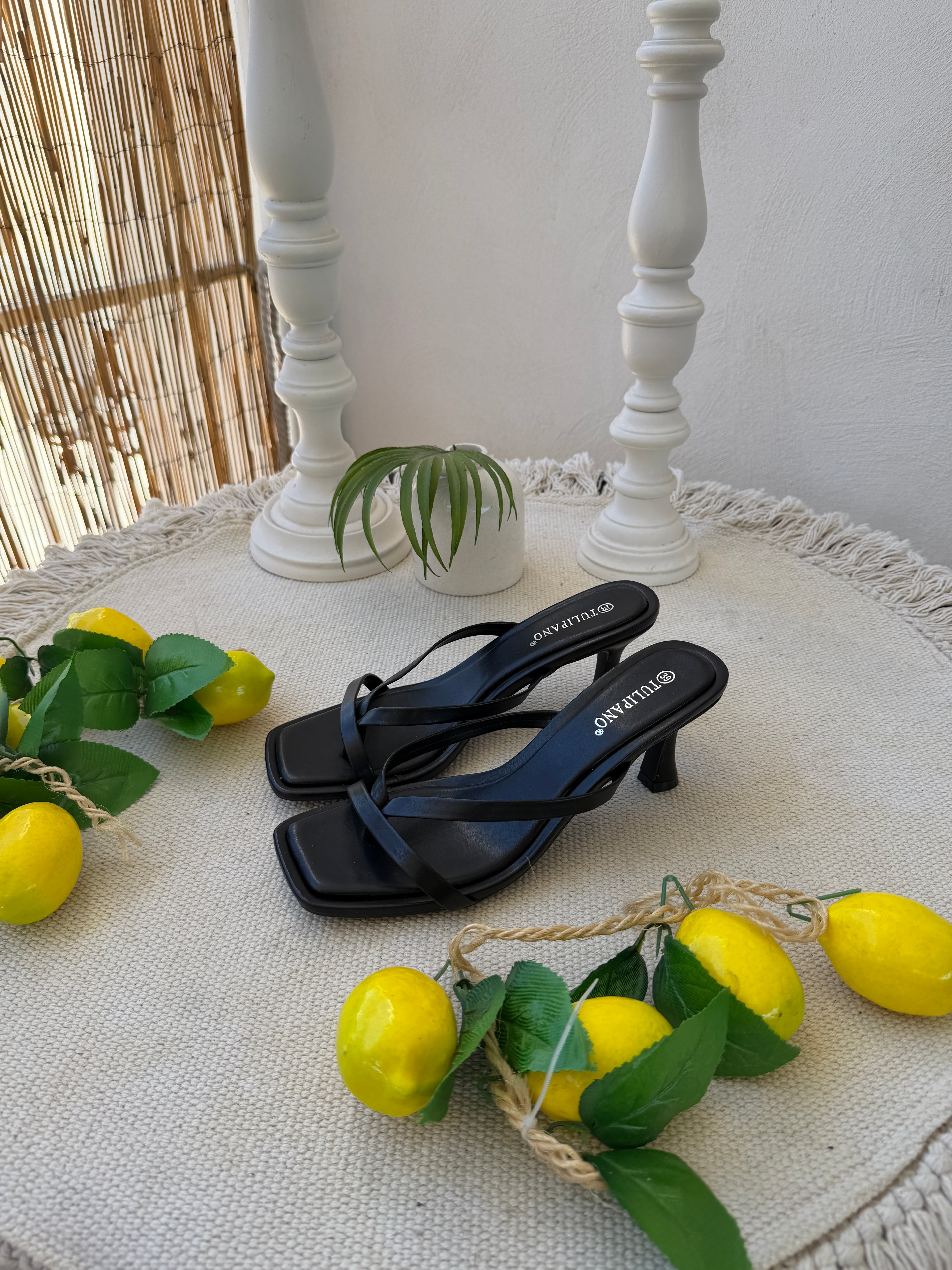 Sandali  con Tacco e Fascette Incrociate