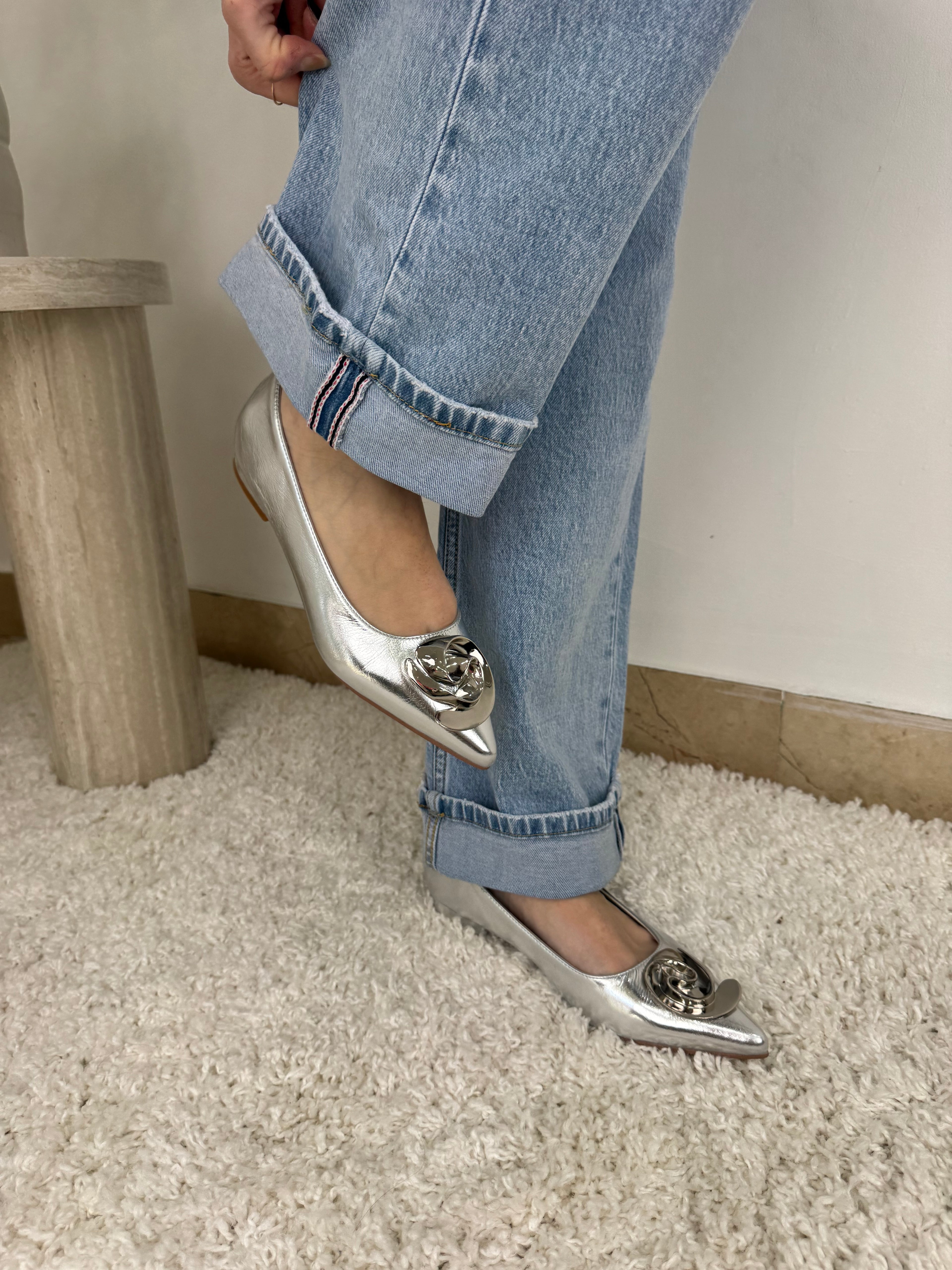 Ballerine a punta  con accessorio metallico