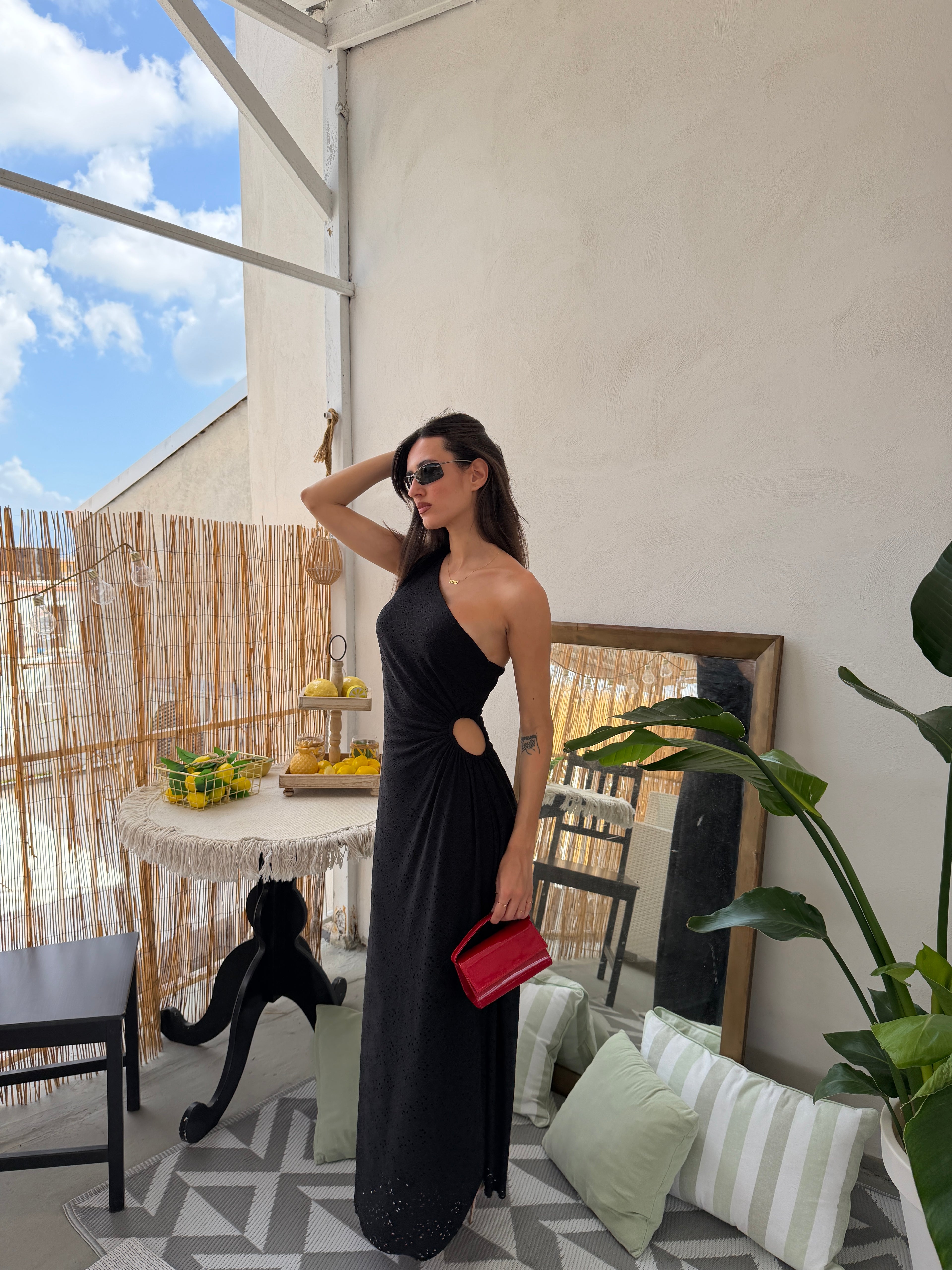 Abito Lungo Monospalla con Cut-Out Laterale