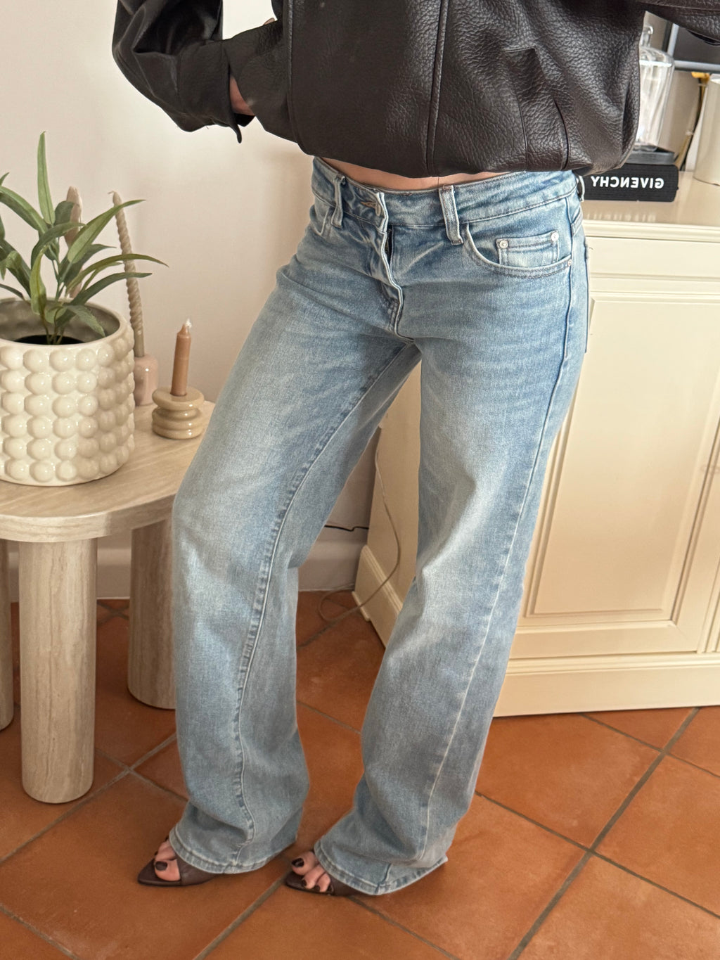 Jeans straight fit a vita bassa – lavaggio chiaro