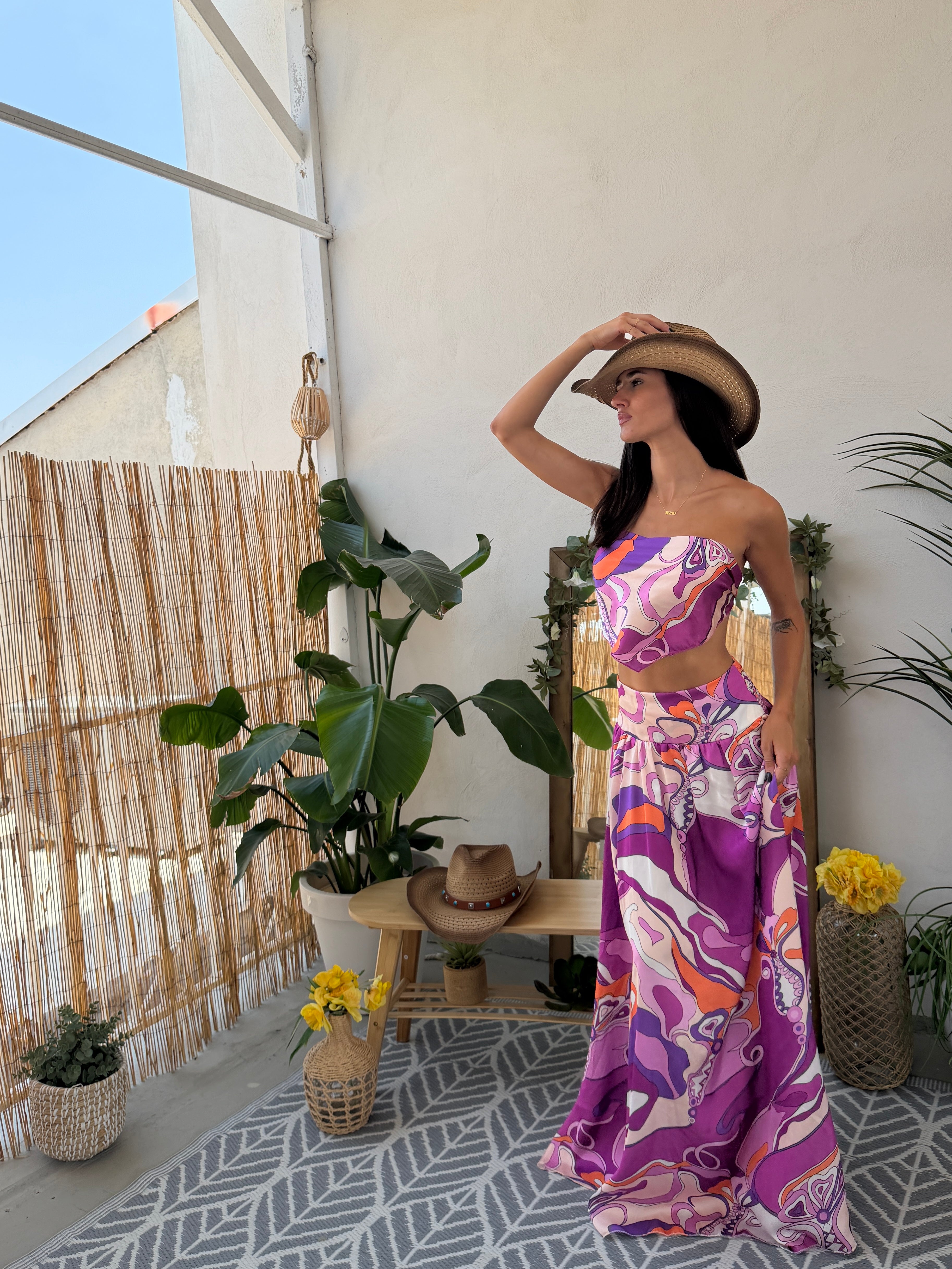 Coordinato fantasia con top foulard e gonna lunga