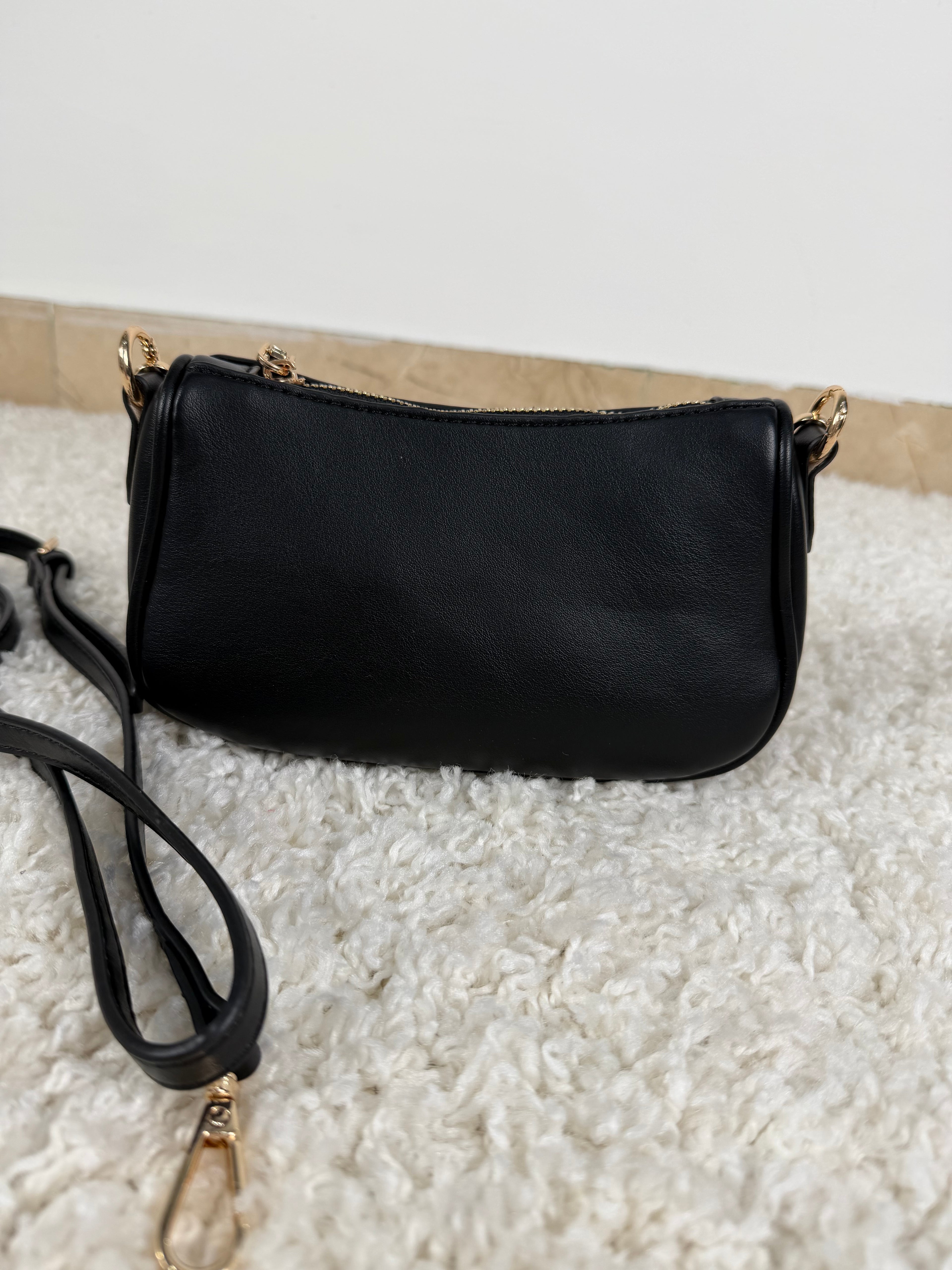 Borsa mini  con catena dorata e tracolla