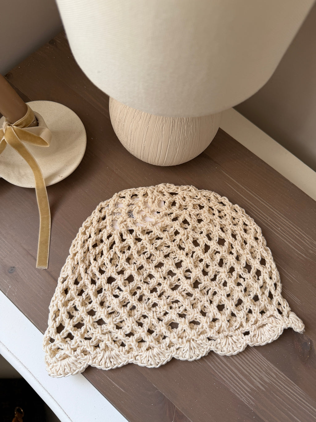Crochet beige