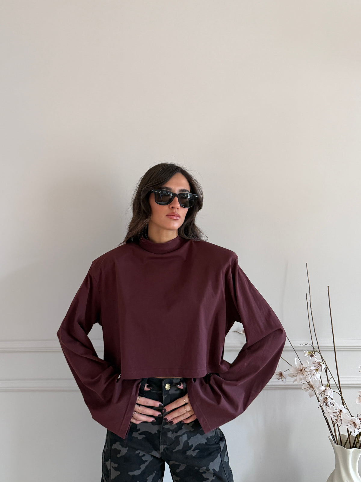 Longsleeve Crop mezzo collo  con Maniche Svasate
