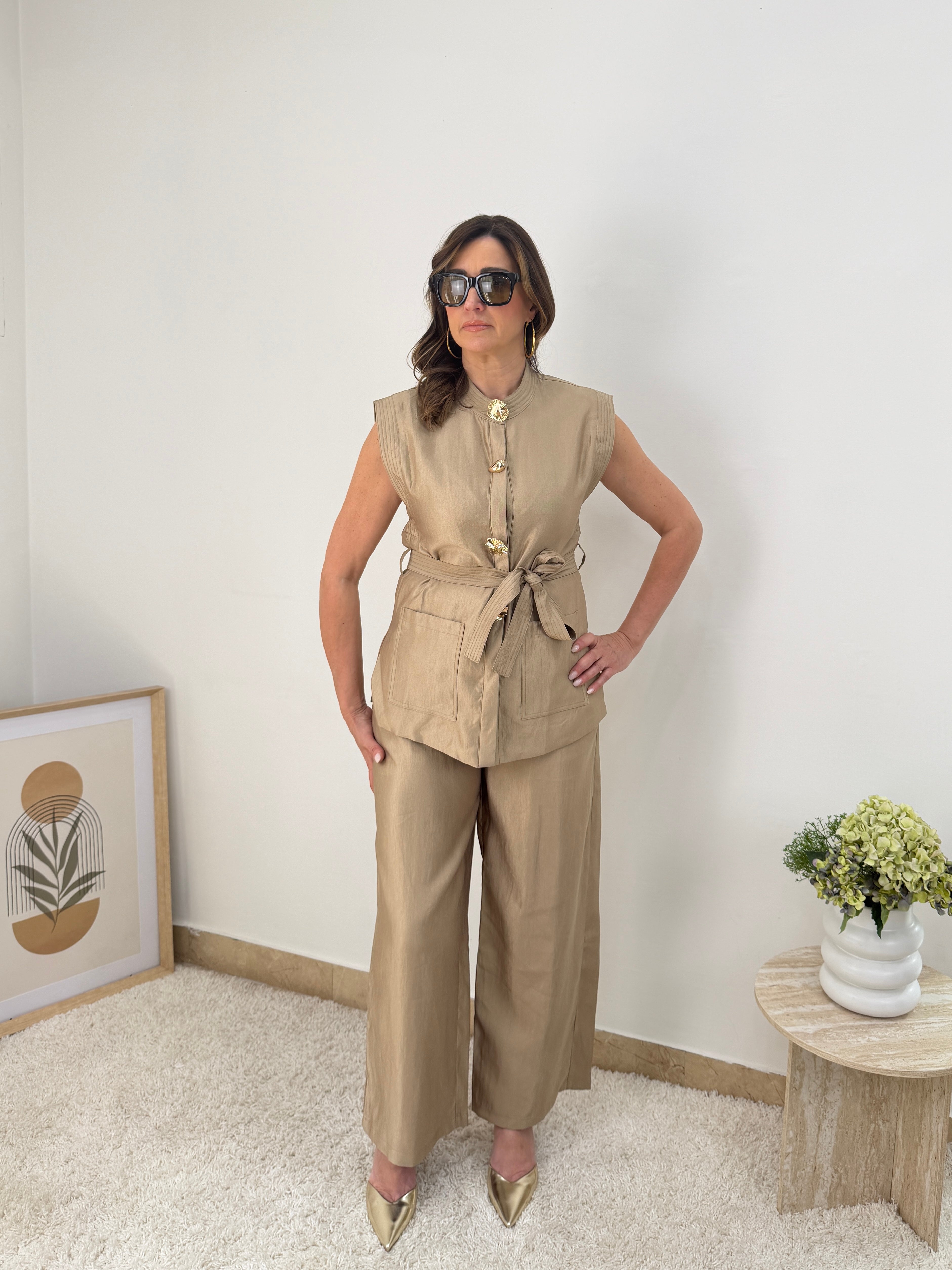 Coordinato con gilet smanicato e pantalone palazzo