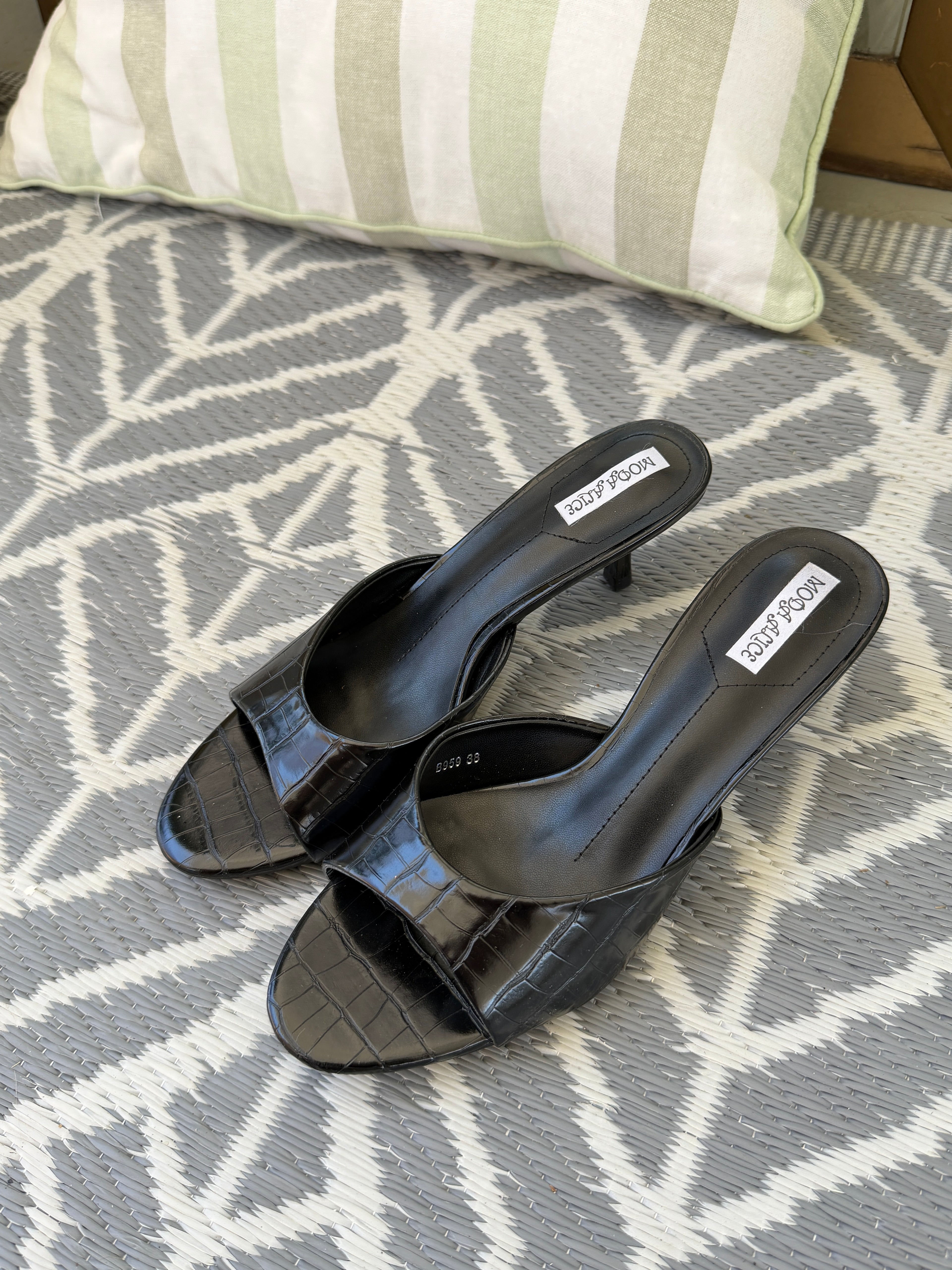 Sandali mules effetto cocco con tacco basso
