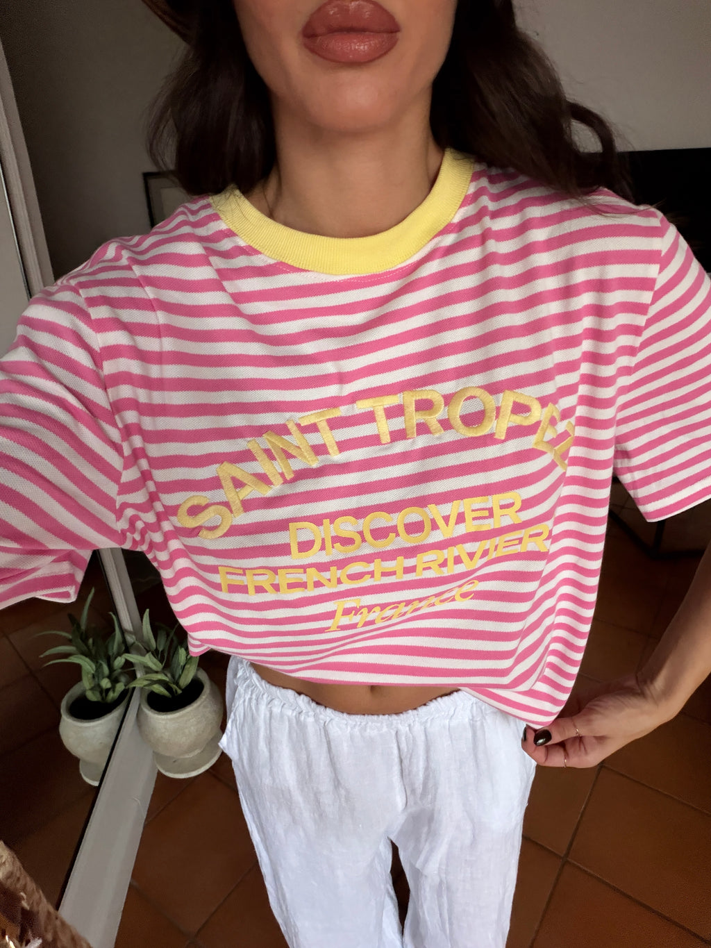 T-shirt crop a righe con ricamo frontale Saint tropez
