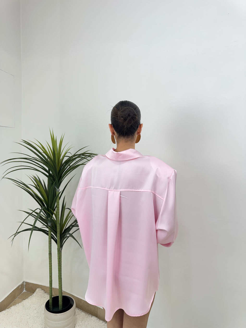 Camicia in raso oversize con spalline