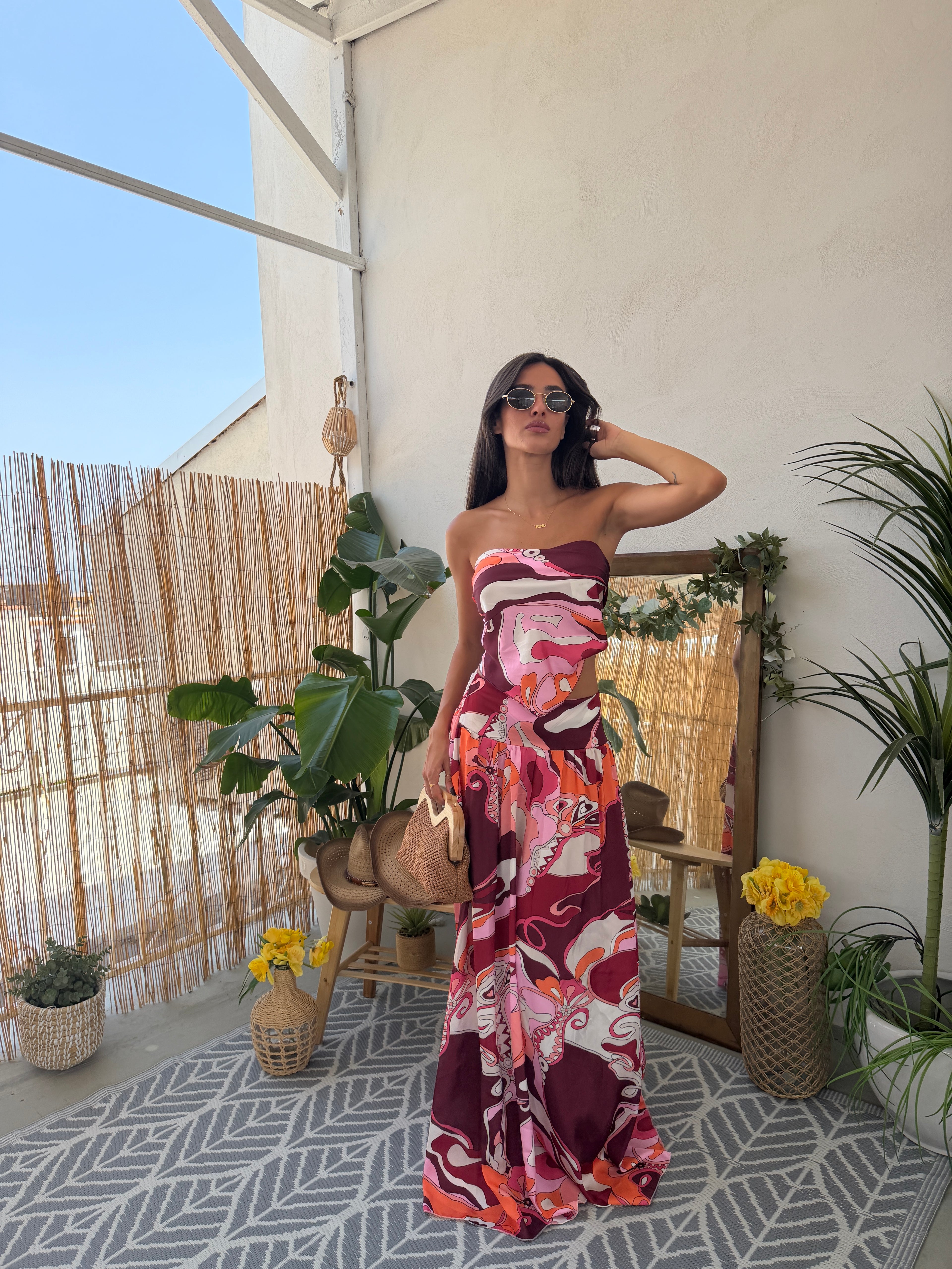 Coordinato fantasia con top foulard e gonna lunga