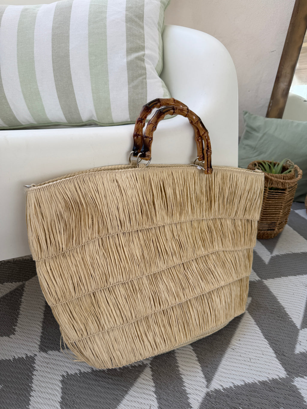 Borsa mare in rafia con manici effetto bambù