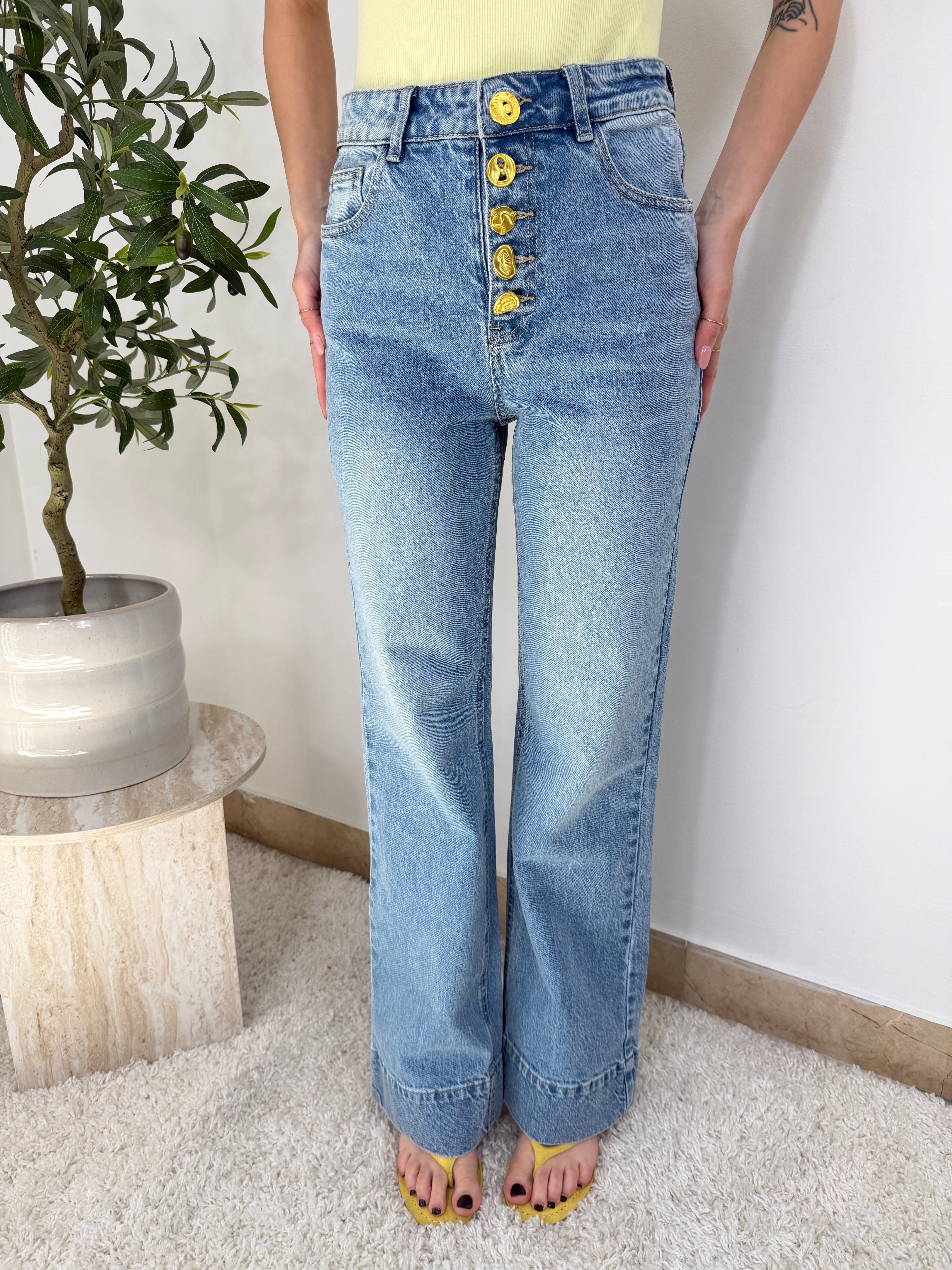 Jeans  wide leg vita alta con bottoni gioiello