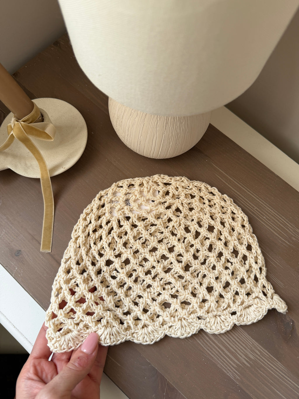 Crochet beige