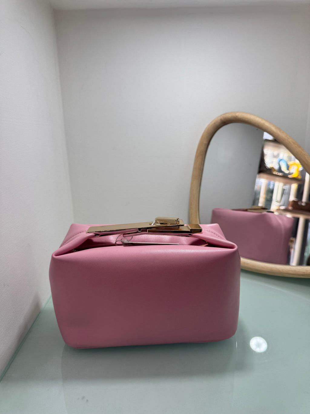 Borsa clutch elegante con chiusura dorata – Mini bag rigida