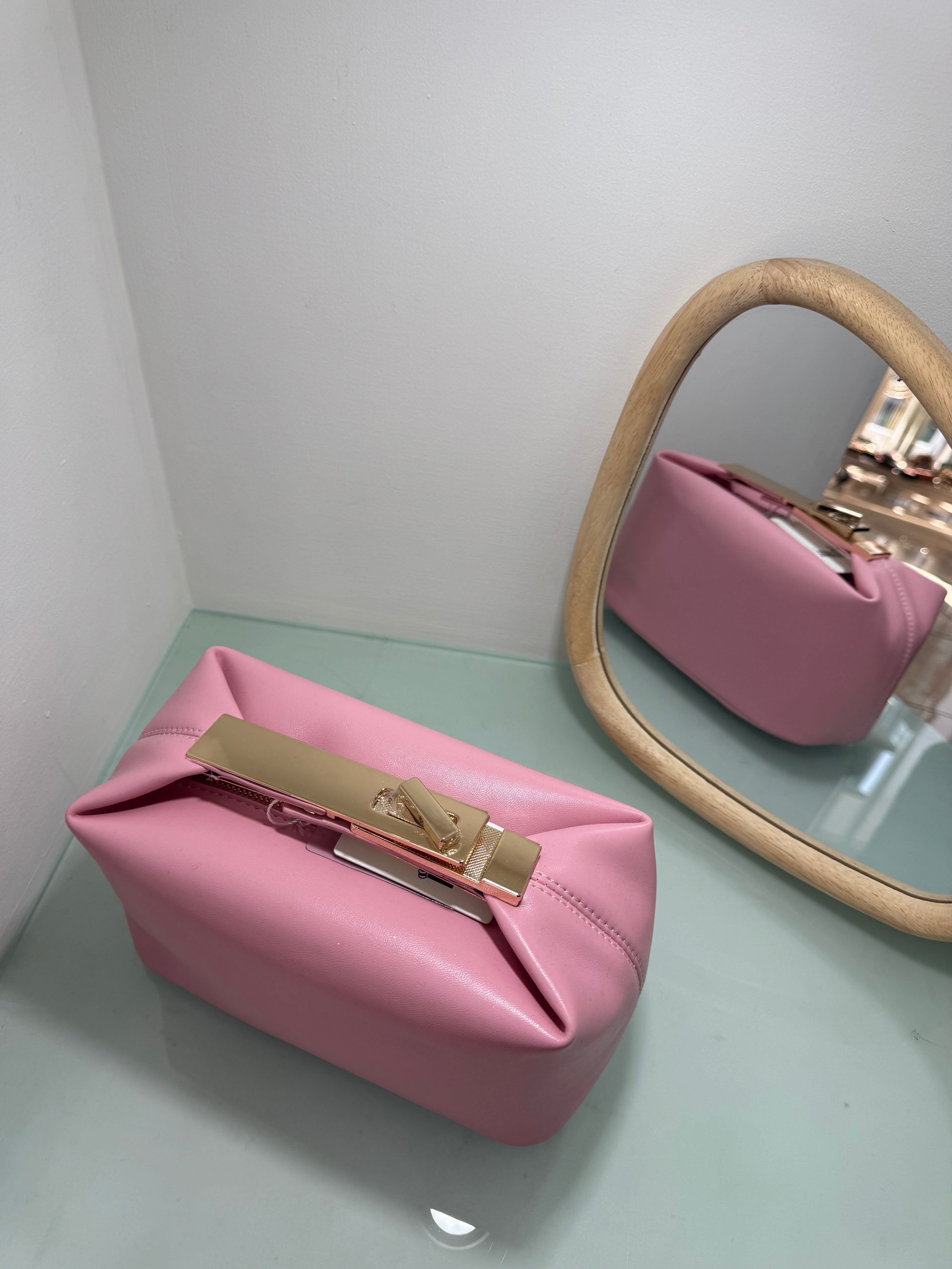 Borsa clutch elegante con chiusura dorata – Mini bag rigida