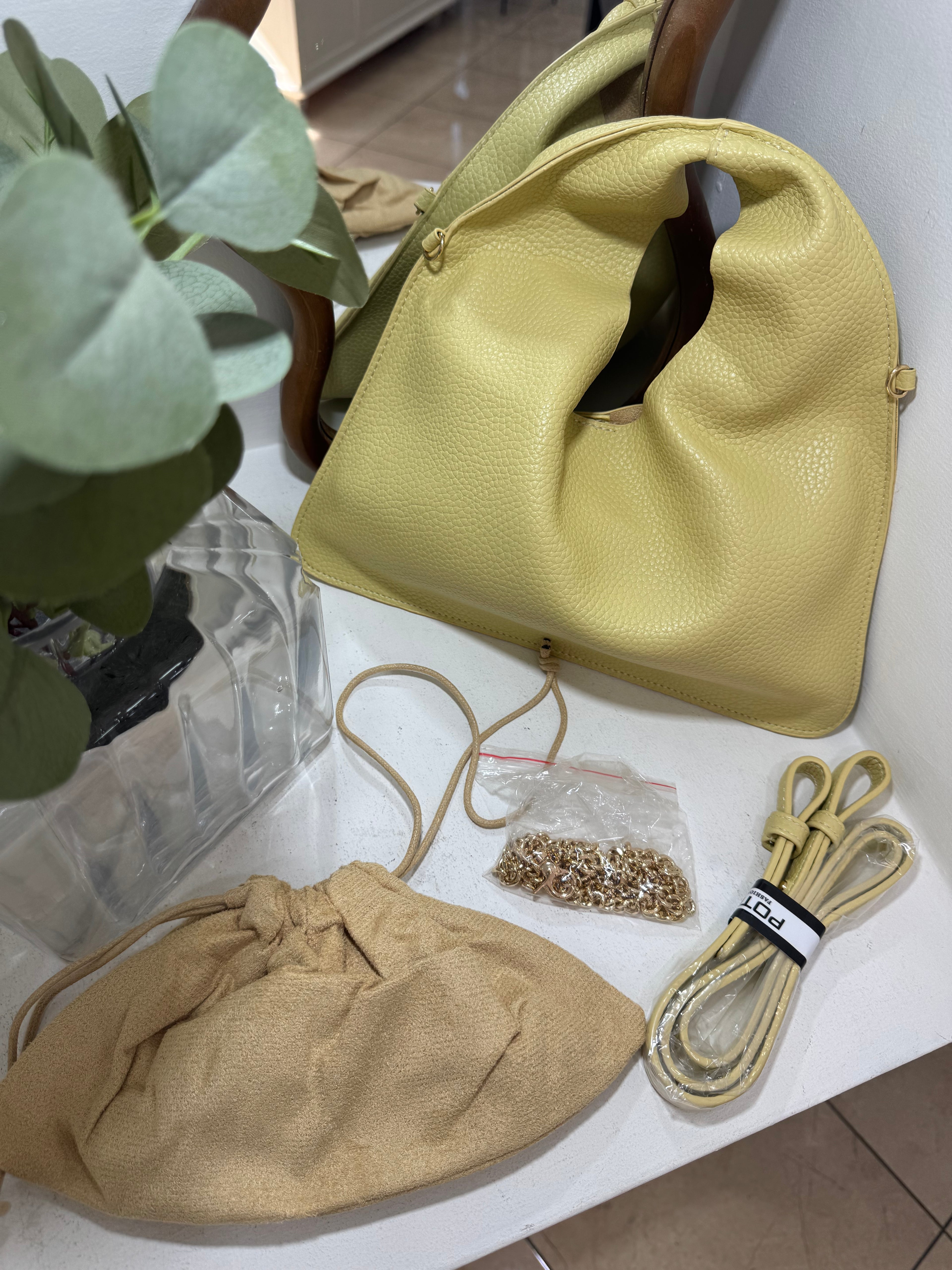 Borsa a mano e tracolla effetto pelle